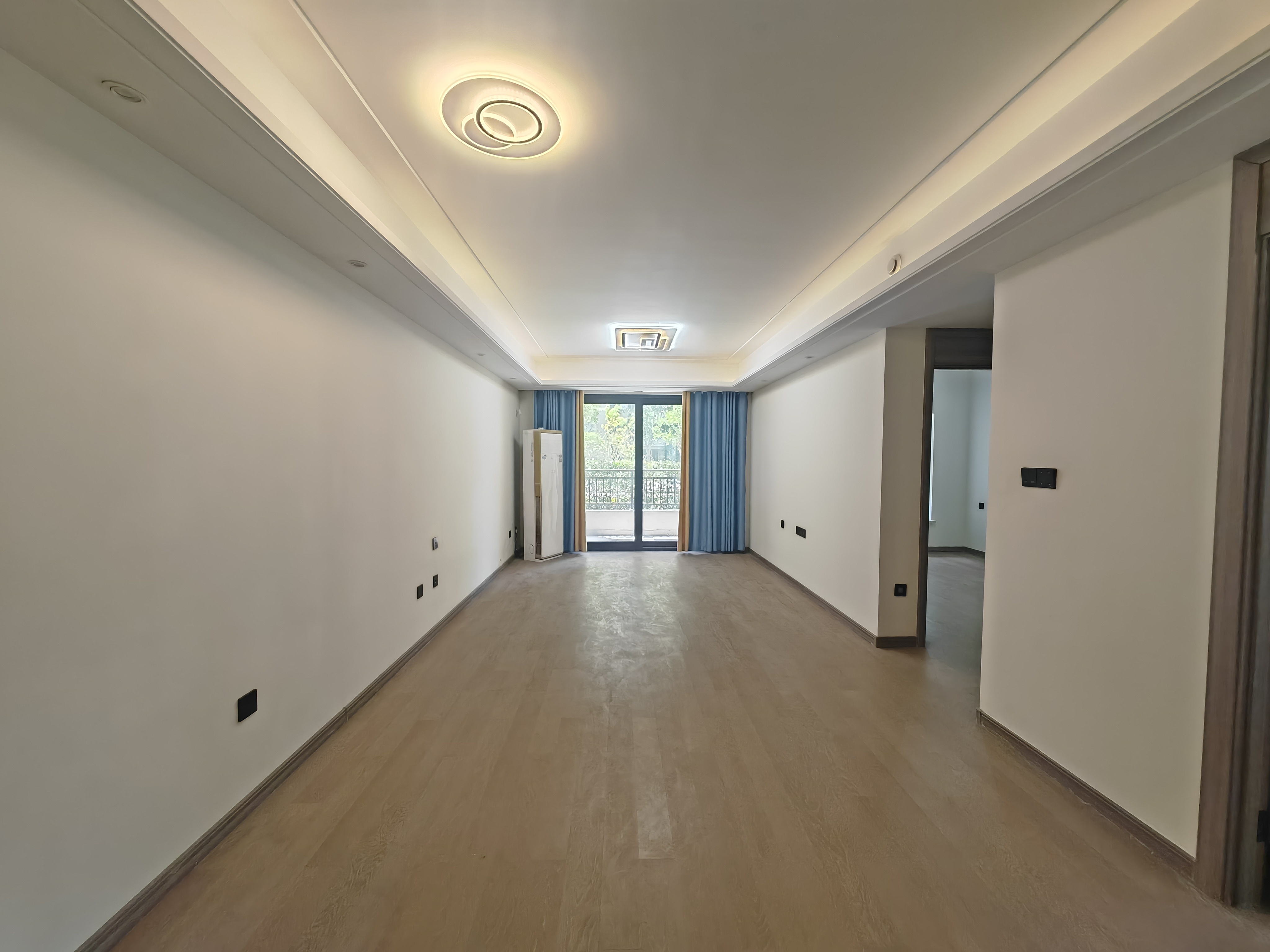 湖山源著 3室2厅1卫 85m²