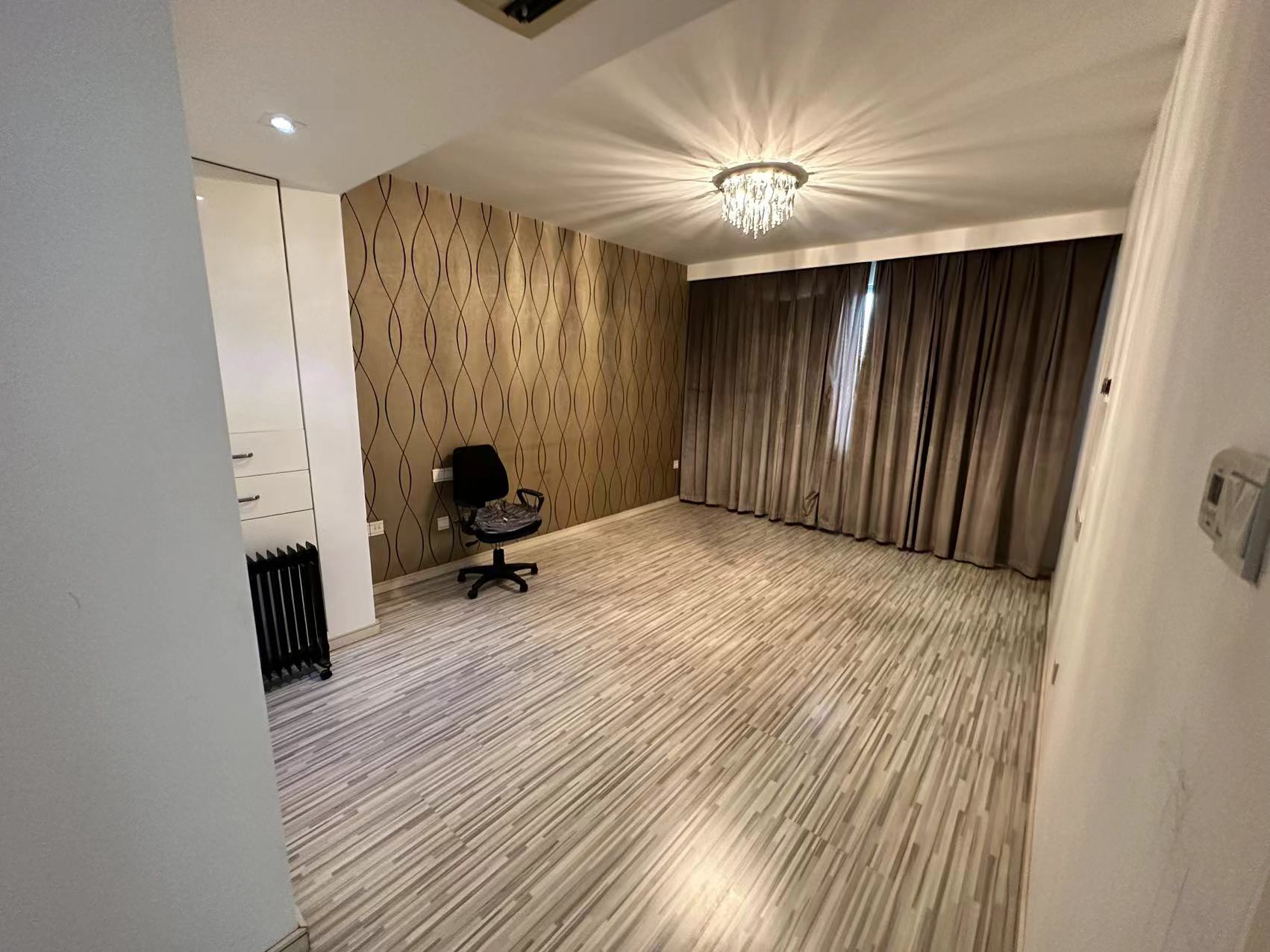瑞景广场 4室2厅2卫 125m&sup2;