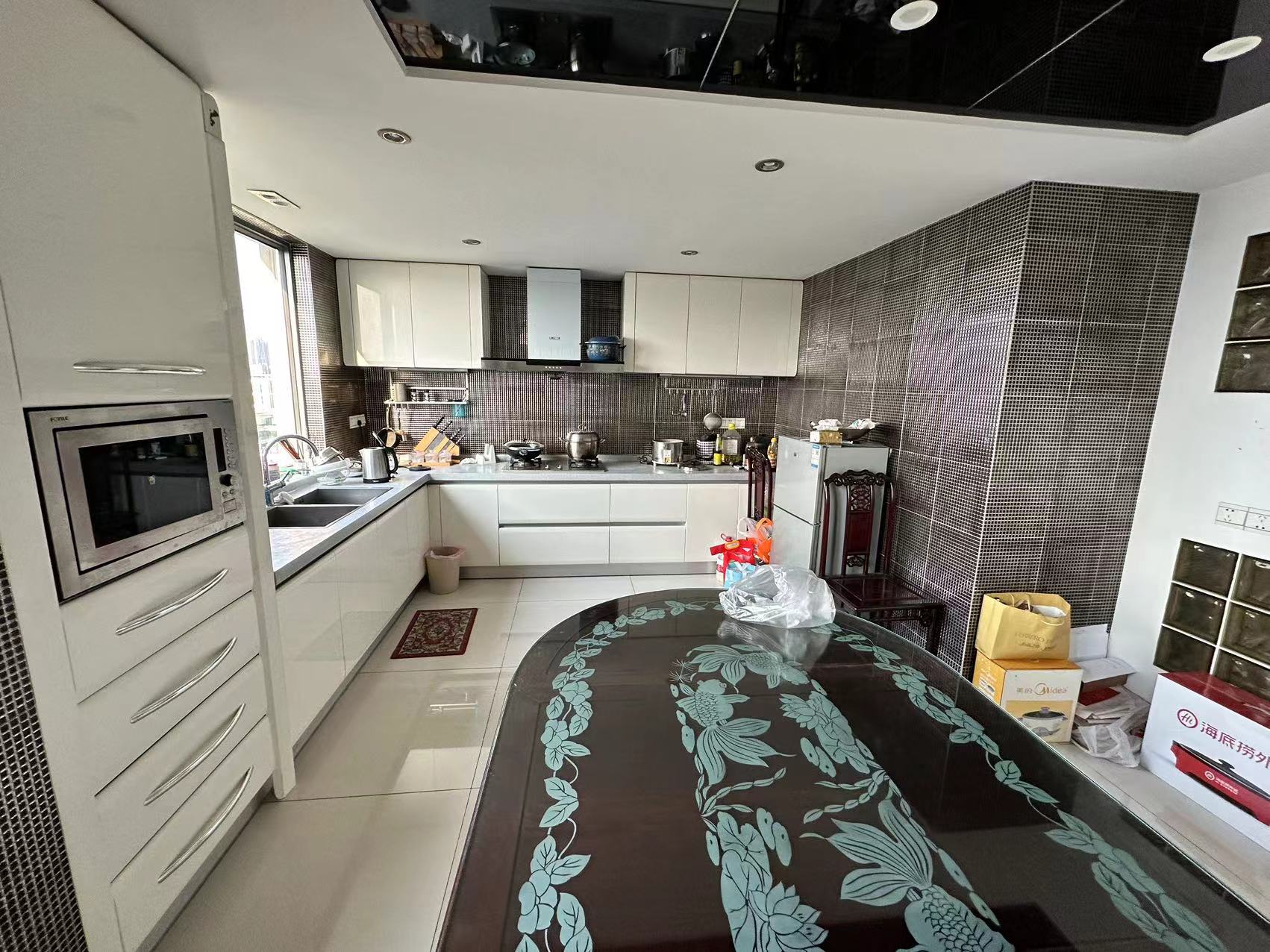 瑞景广场 4室2厅2卫 125m&sup2;