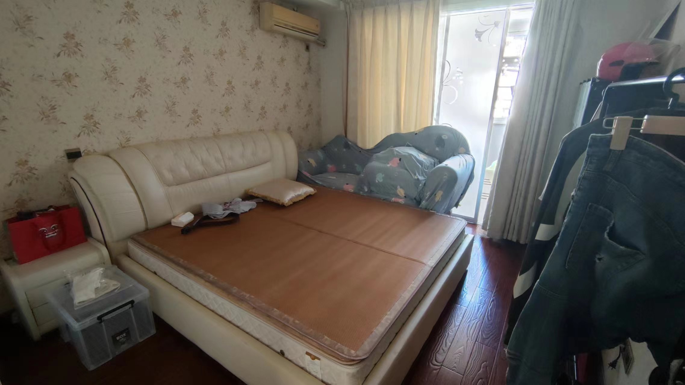 外滩小区 3室2厅1卫 128m&sup2;