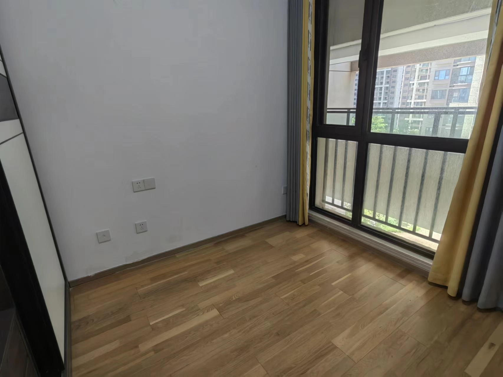 云樾东方 3室2厅1卫 95m&sup2;