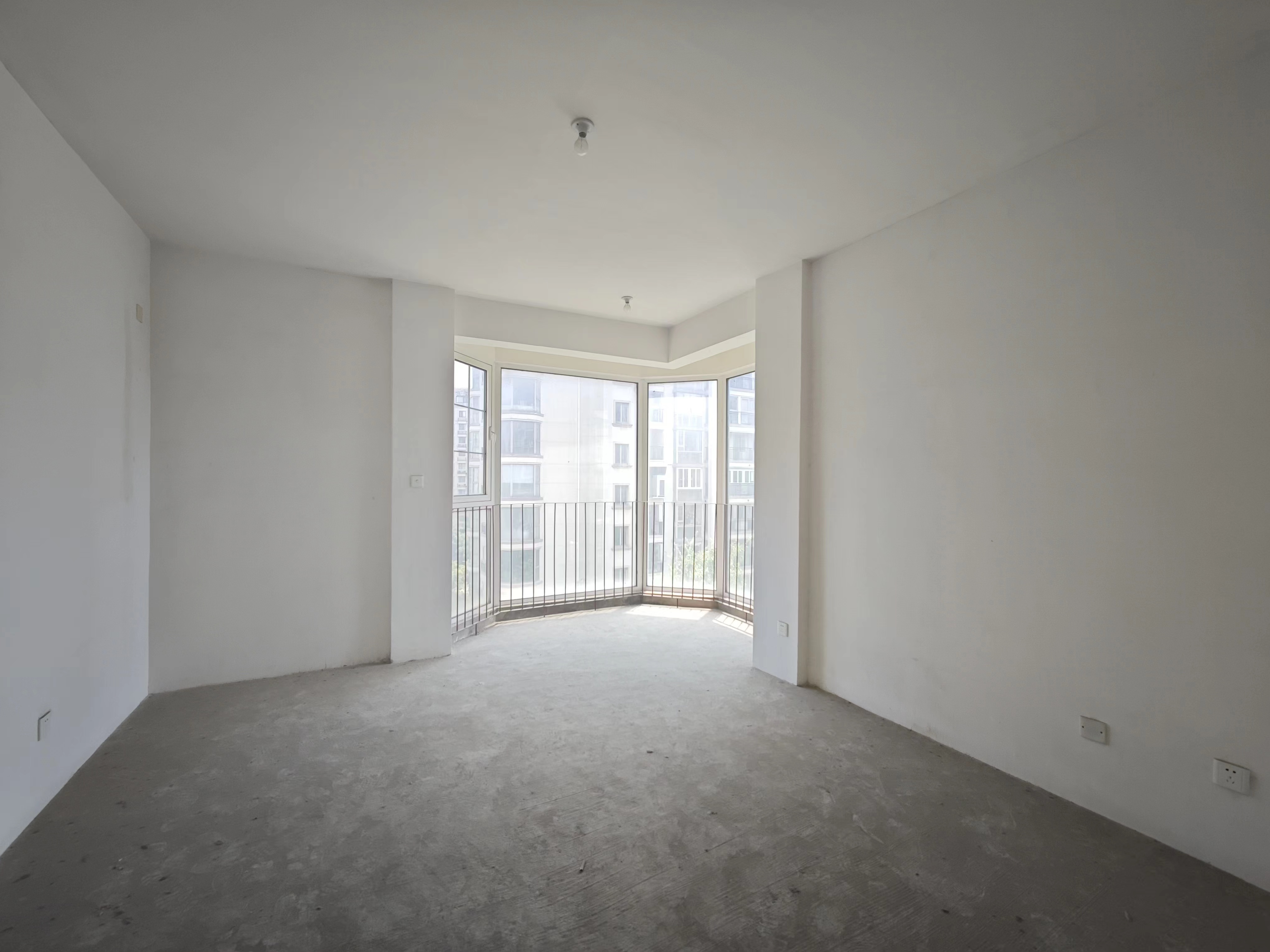 优山美地花园南区 5室2厅3卫 326.50m&sup2;