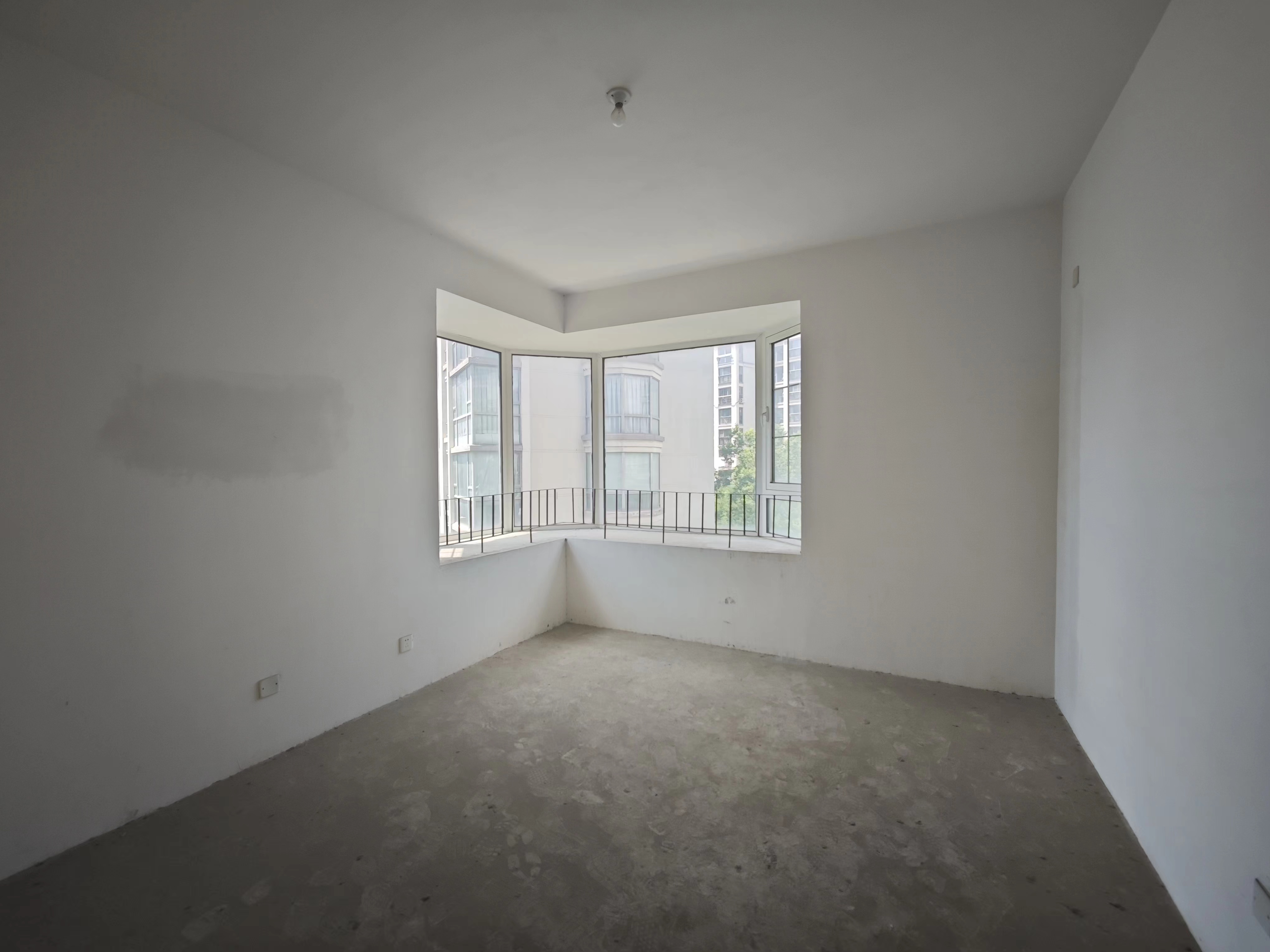优山美地花园南区 5室2厅3卫 326.50m&sup2;
