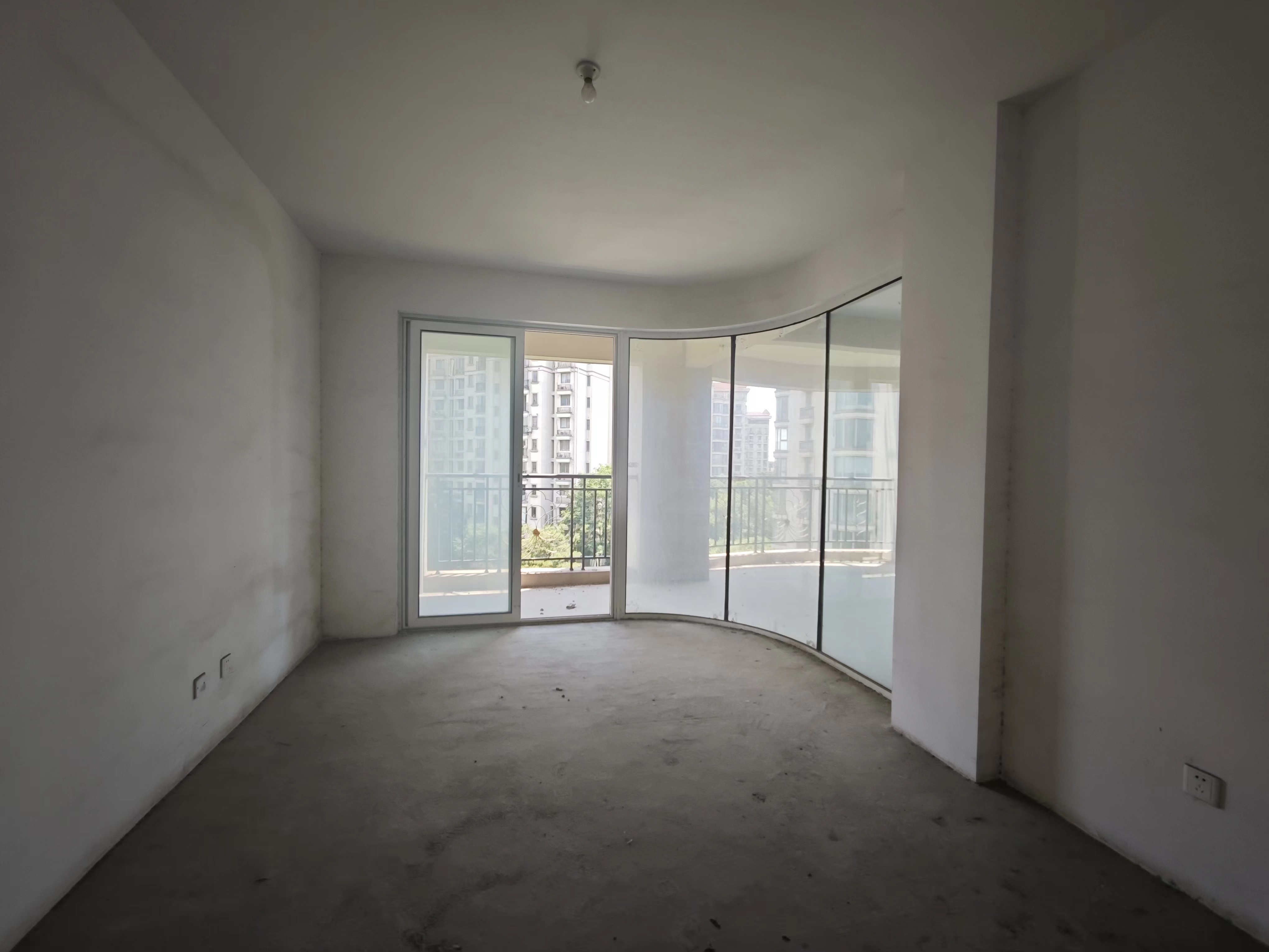 优山美地花园南区 5室2厅3卫 326.50m&sup2;