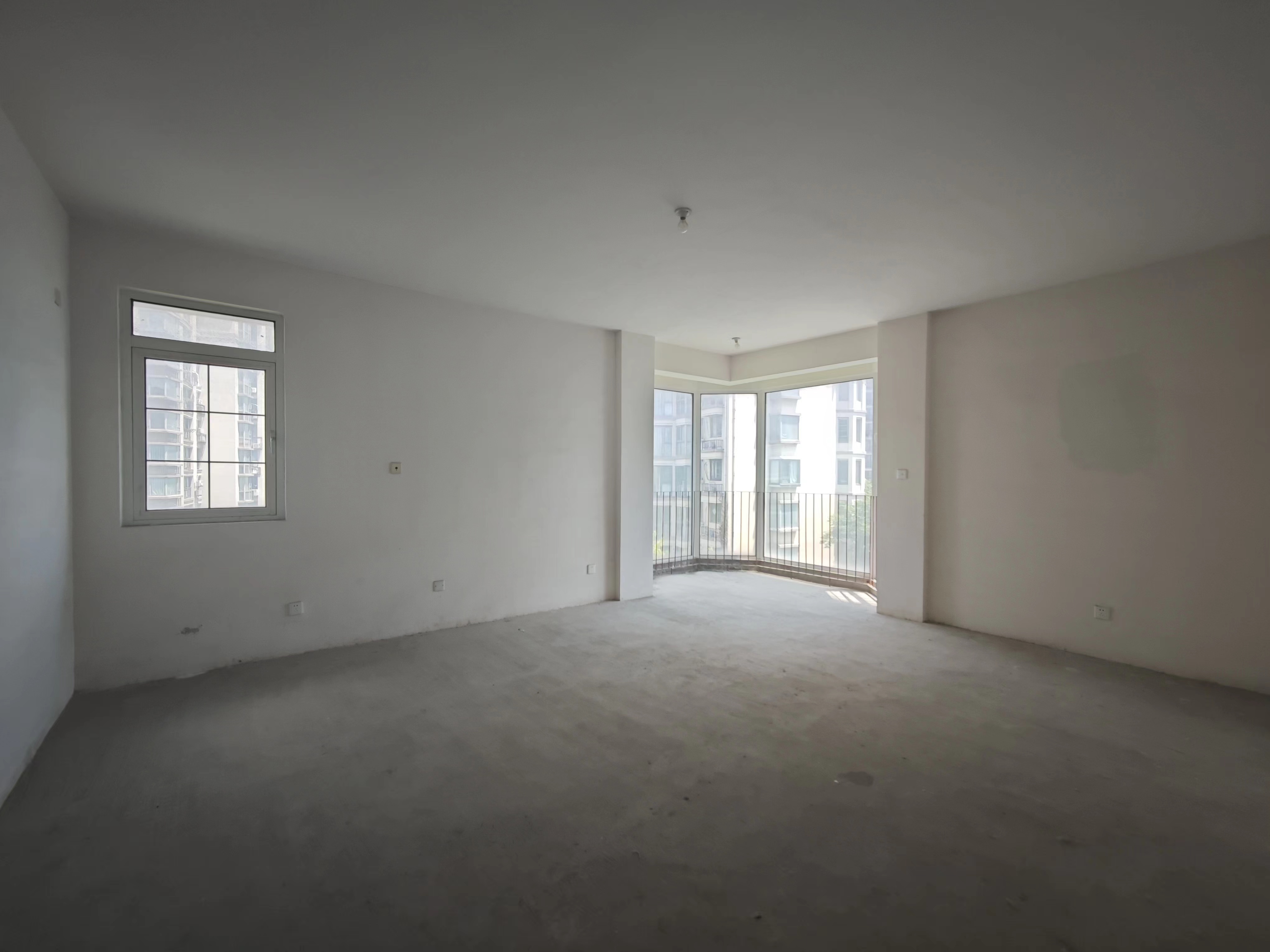 优山美地花园南区 5室2厅3卫 326.50m&sup2;