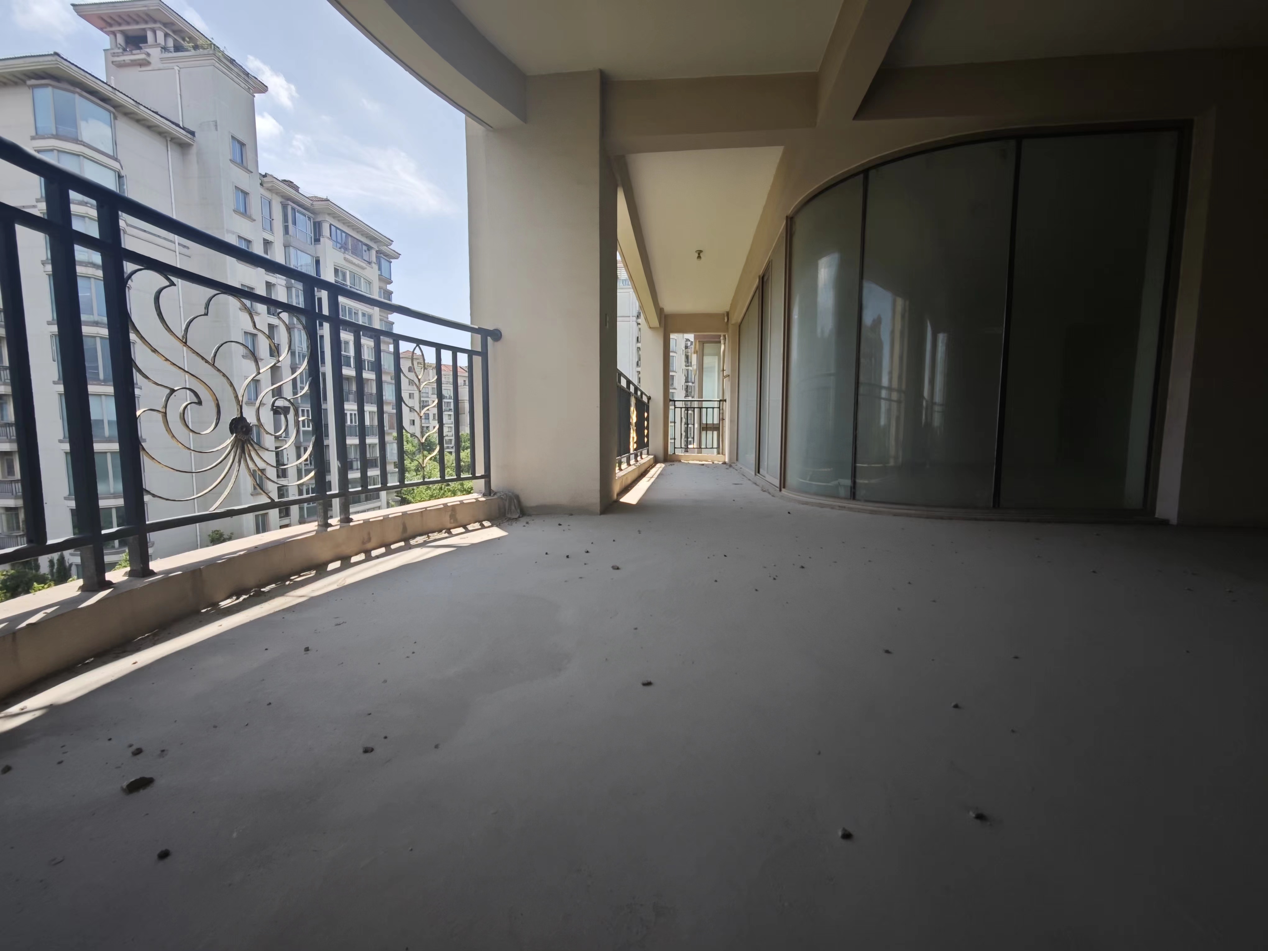优山美地花园南区 5室2厅3卫 326.50m&sup2;