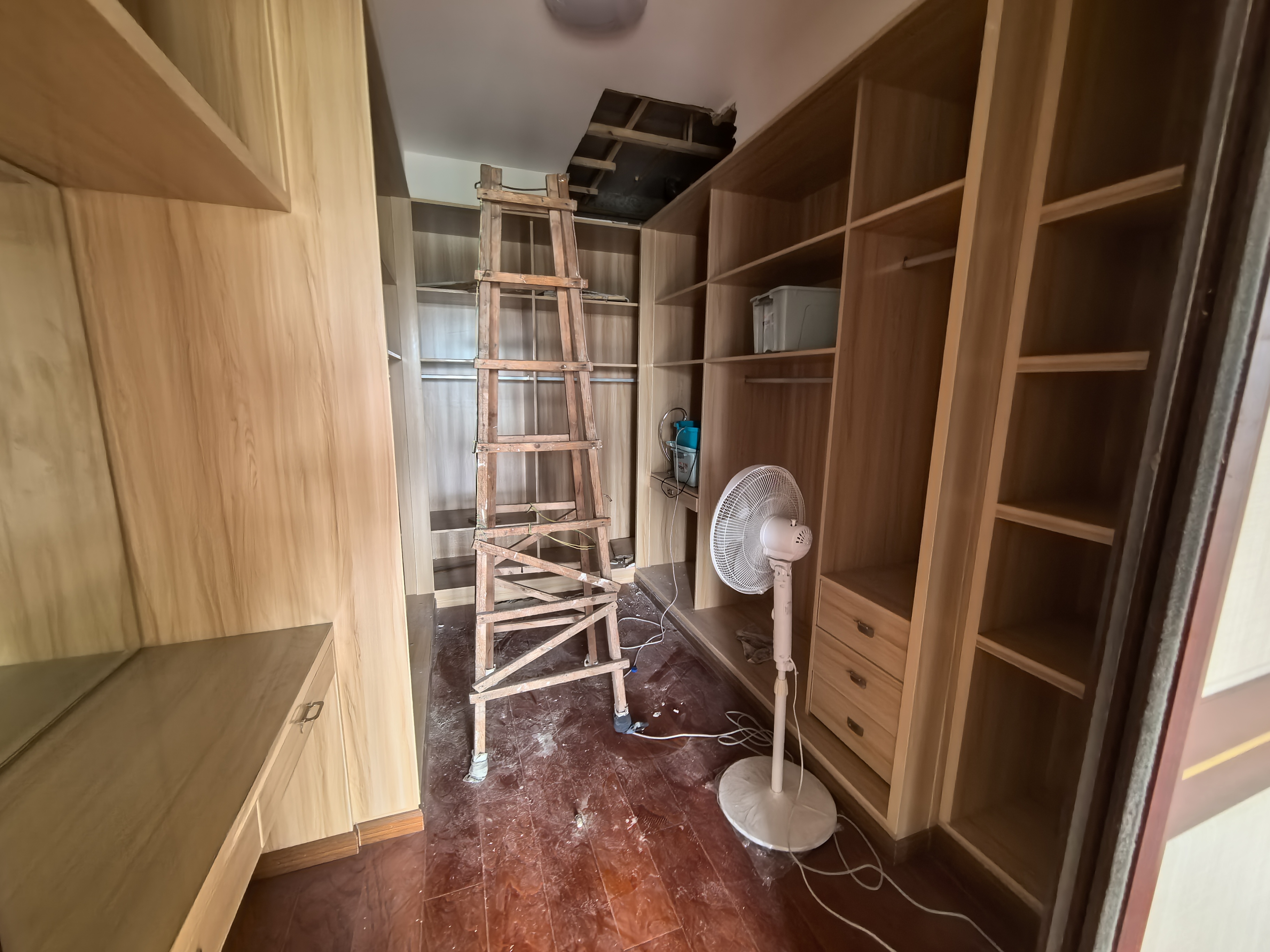 顺发御园 5室2厅4卫 249m&sup2;