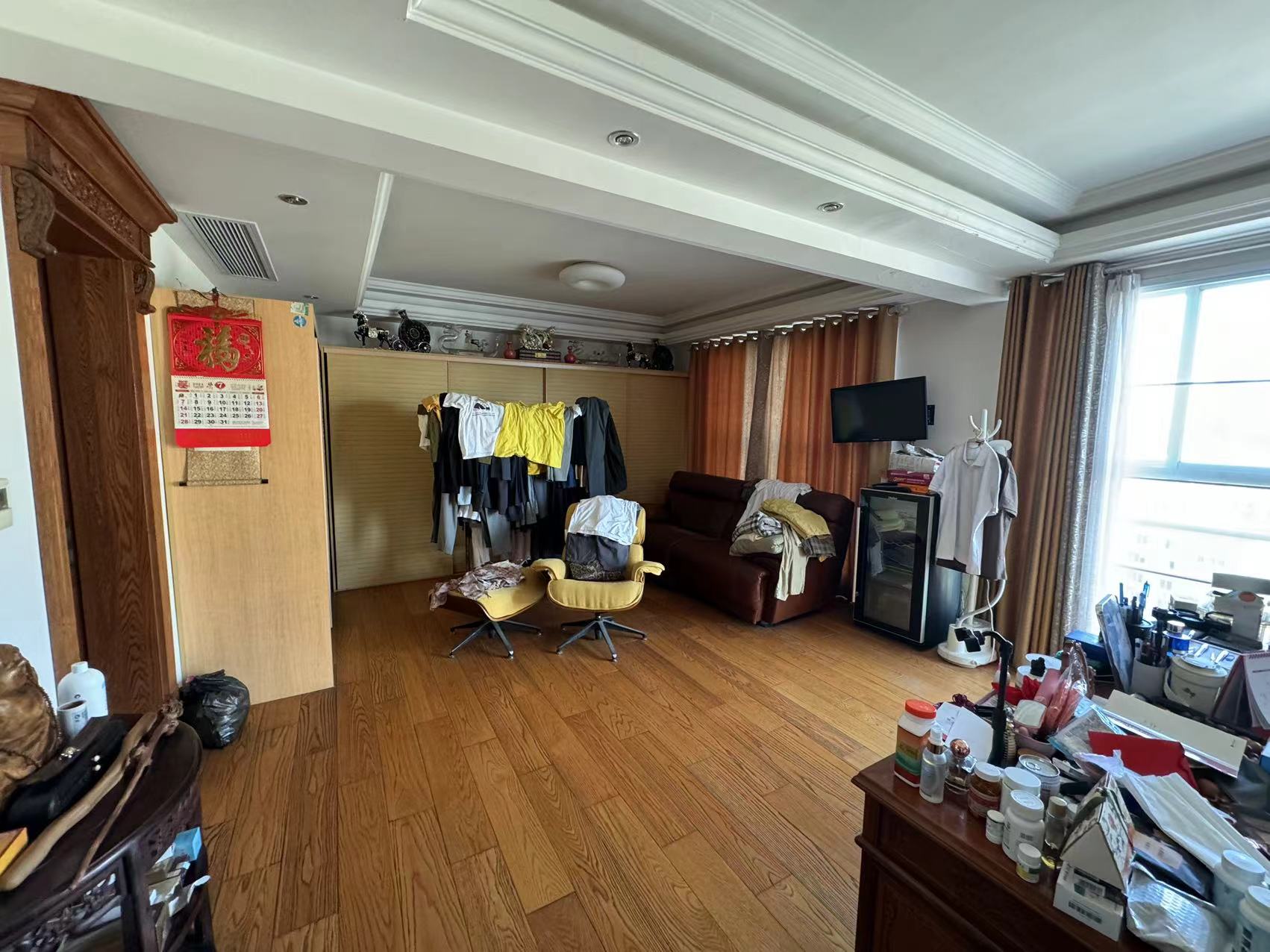 锦峰大厦 4室2厅3卫 147.00m&sup2;
