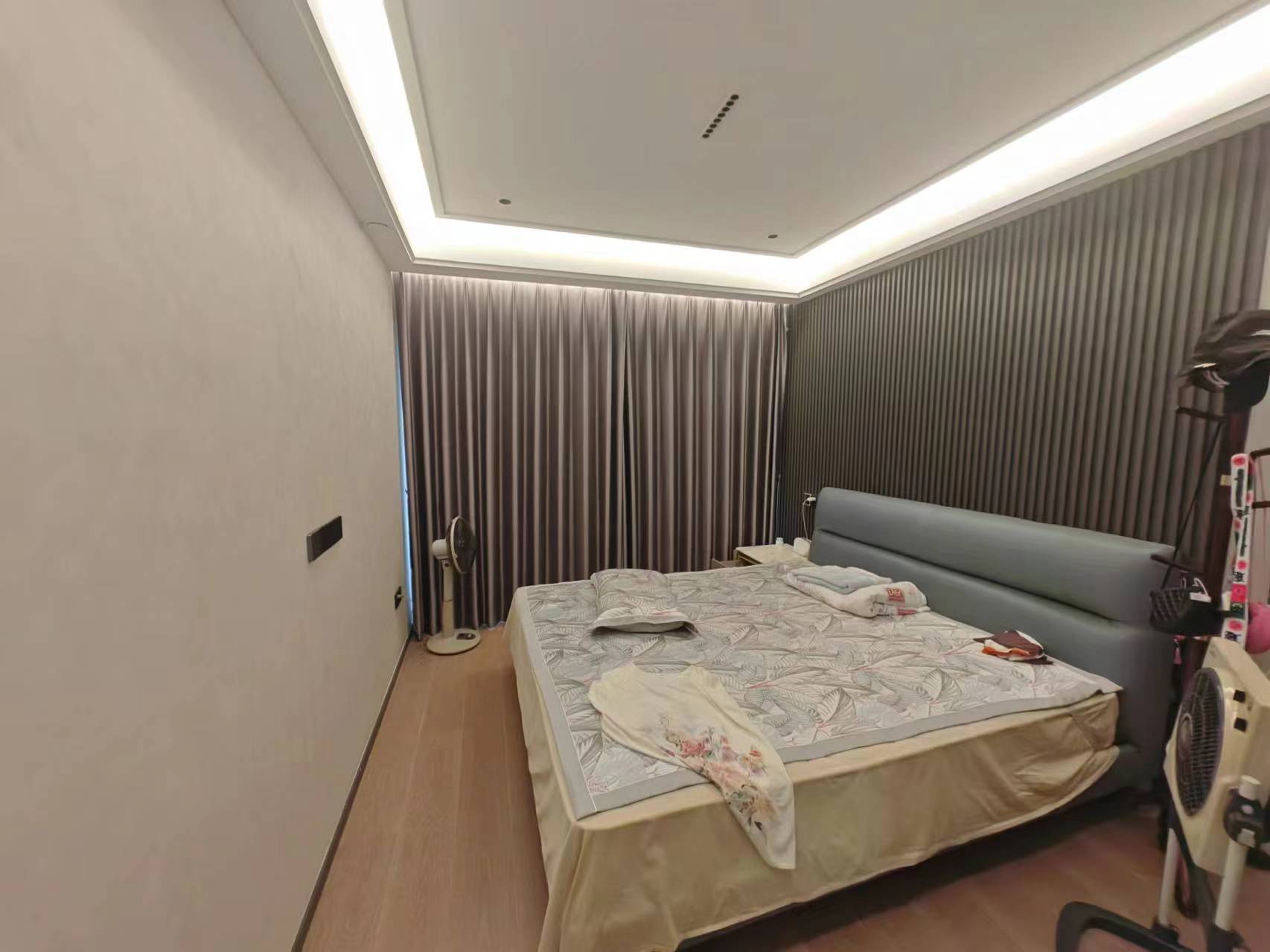云樾东方 4室3厅4卫 175m²