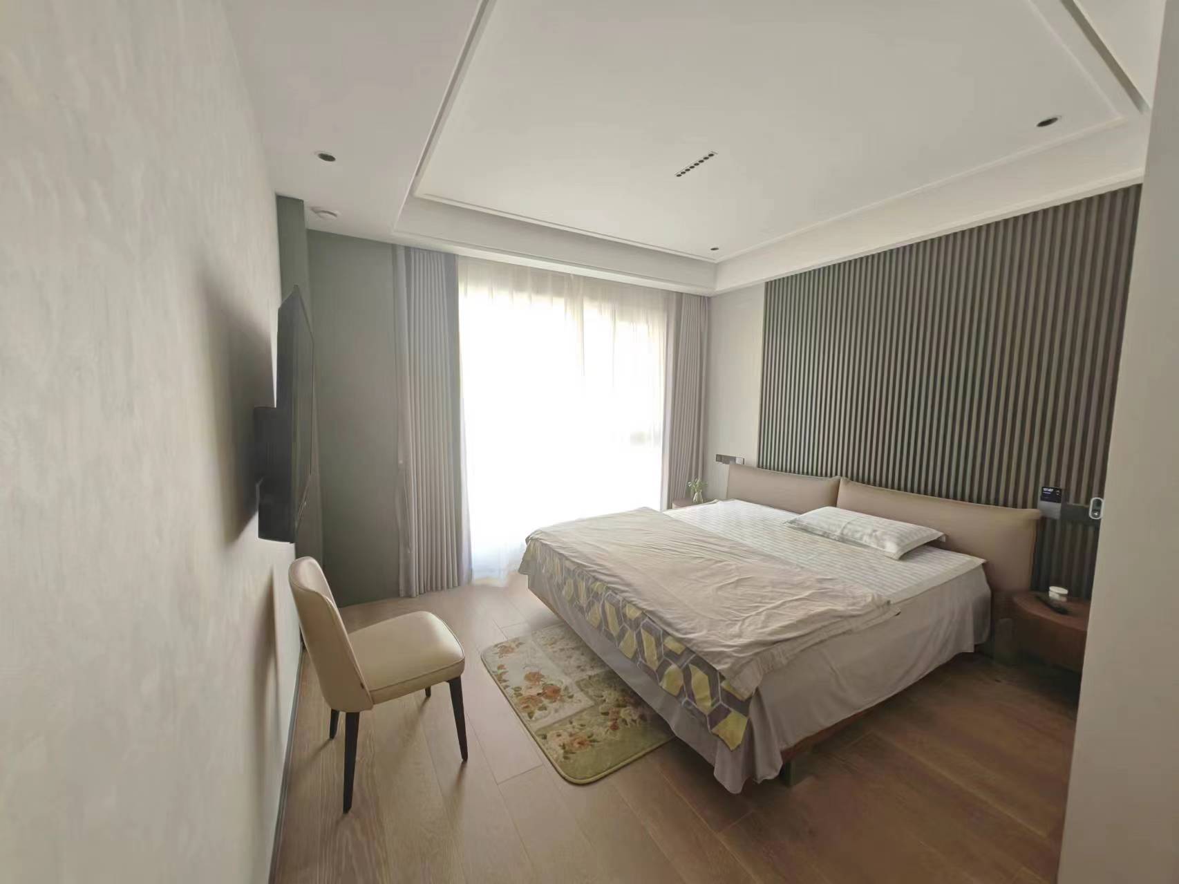 云樾东方 4室3厅4卫 175m²