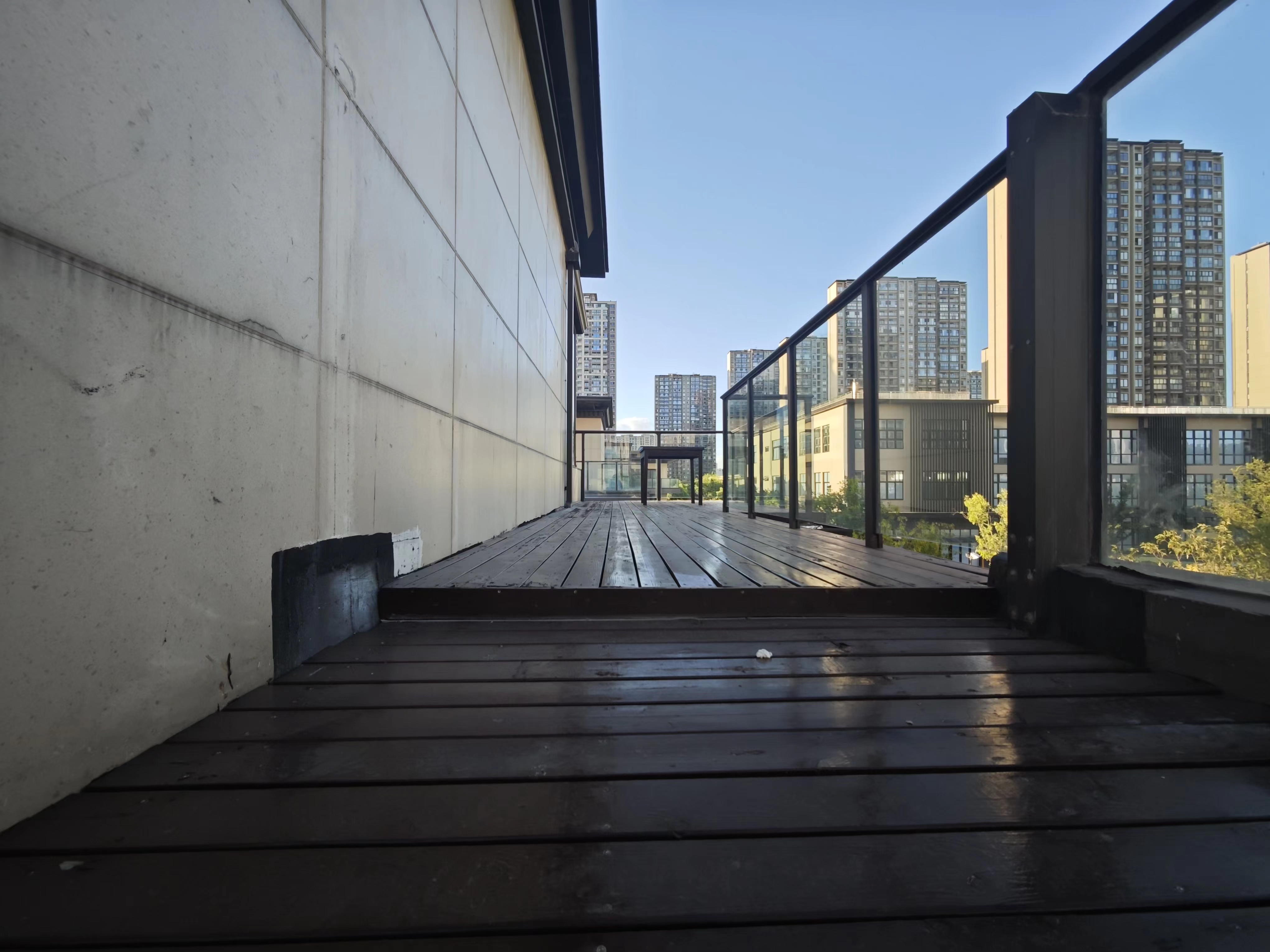 云樾东方 4室3厅4卫 175m²