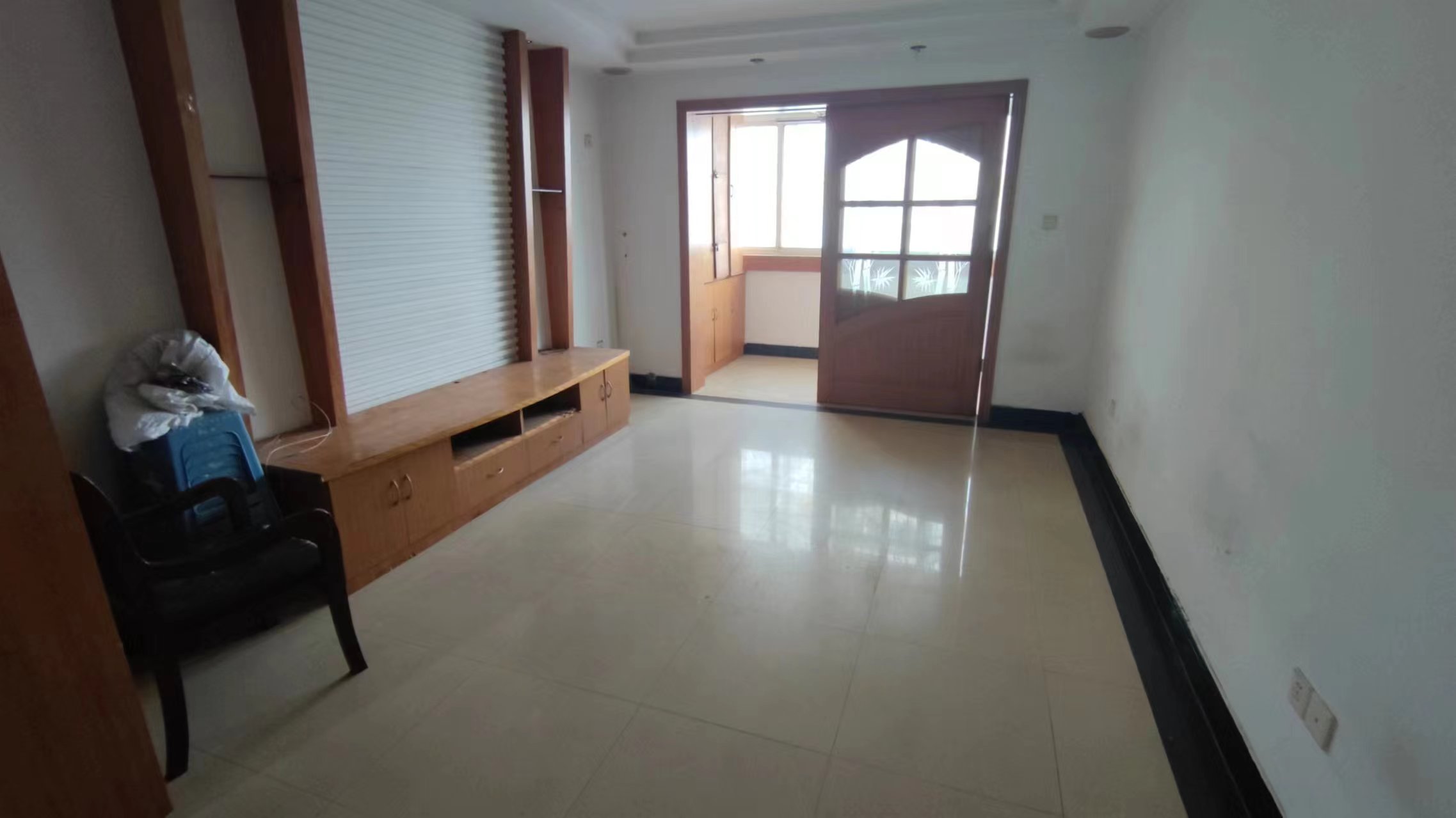 外滩小区 3室1厅2卫 132m²