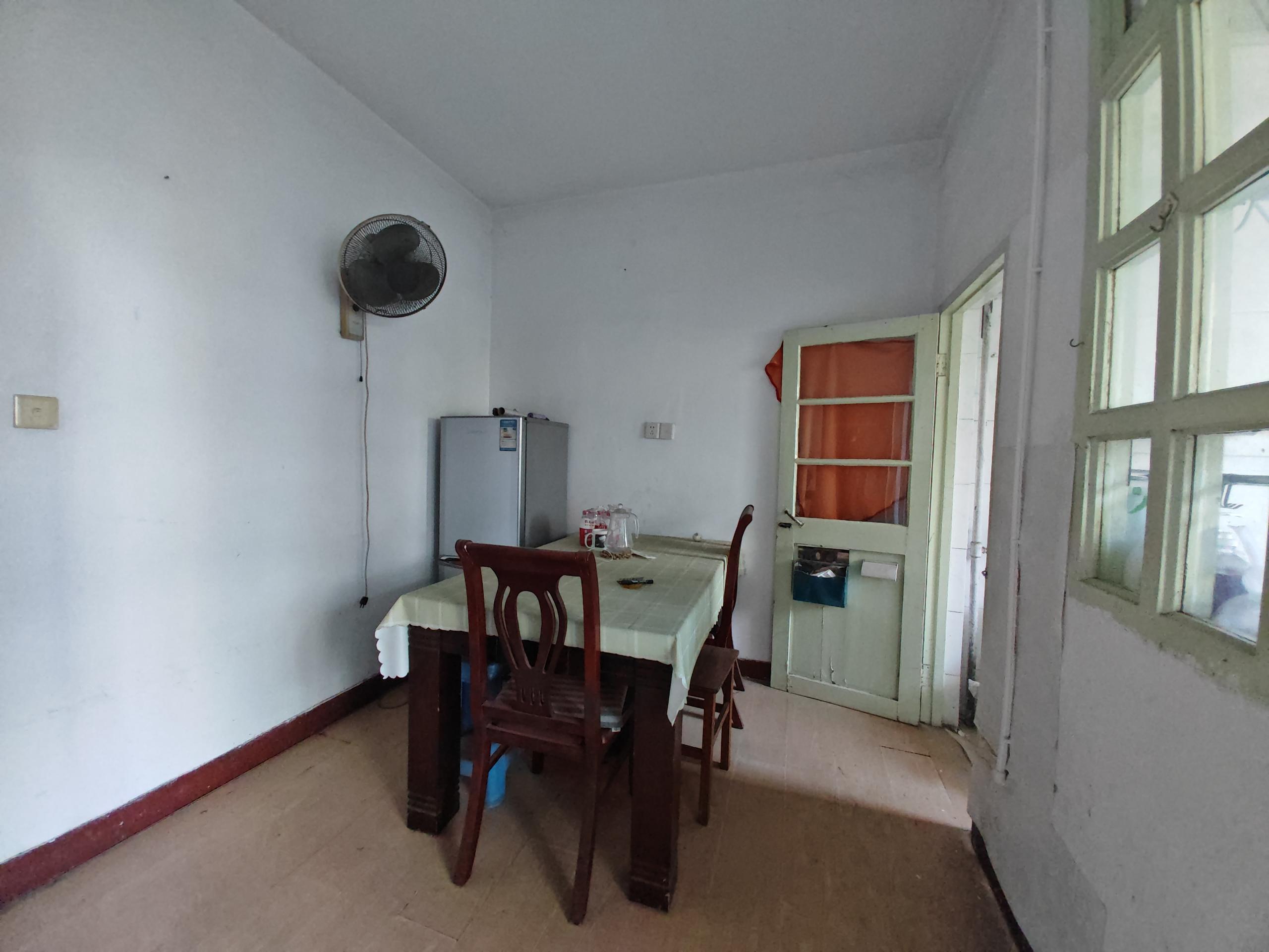 人民中路162号 2室1厅1卫 55m²