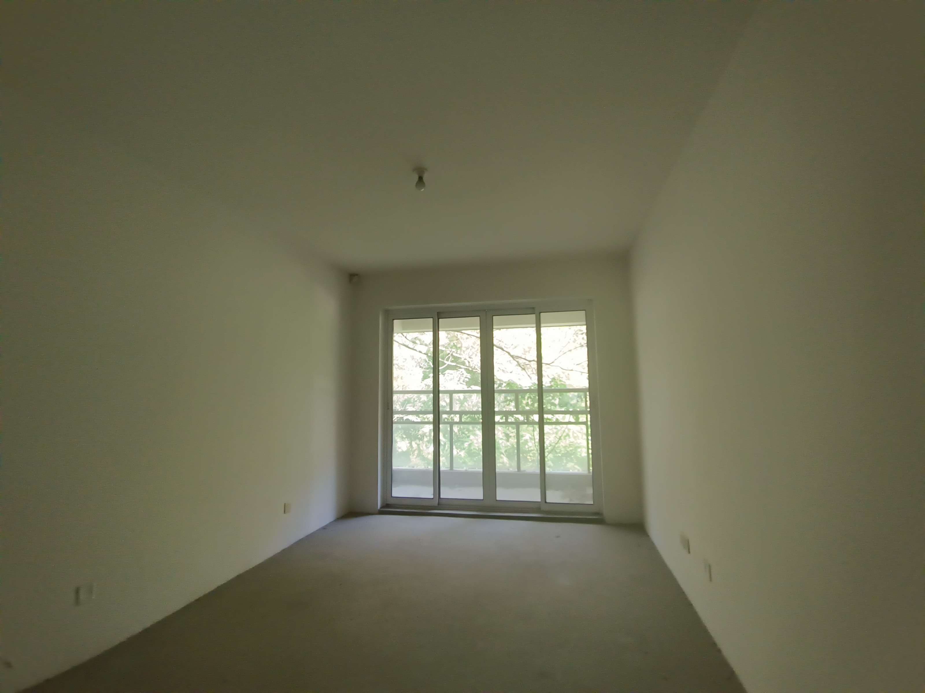 天安花园 5室2厅3卫 300m&sup2;