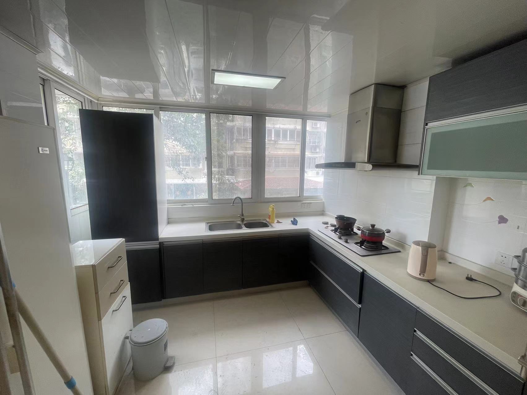 瑞丰花园南区 3室2厅1卫 135m&sup2;