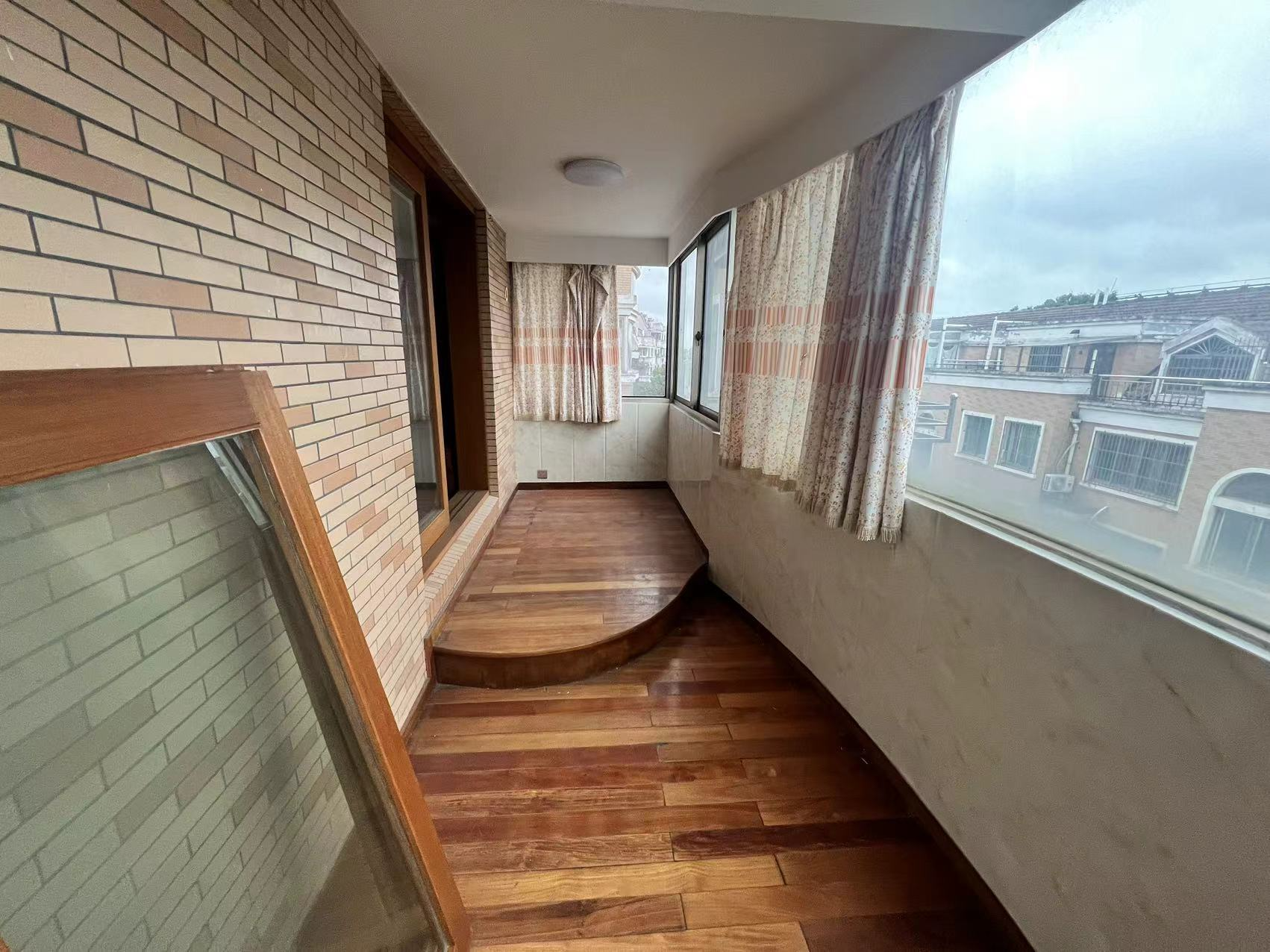 翡翠花园 3室1厅1卫 108m&sup2;