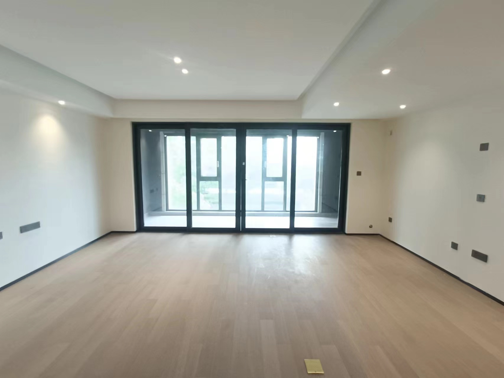 万科翡翠东第 3室2厅2卫 129m²