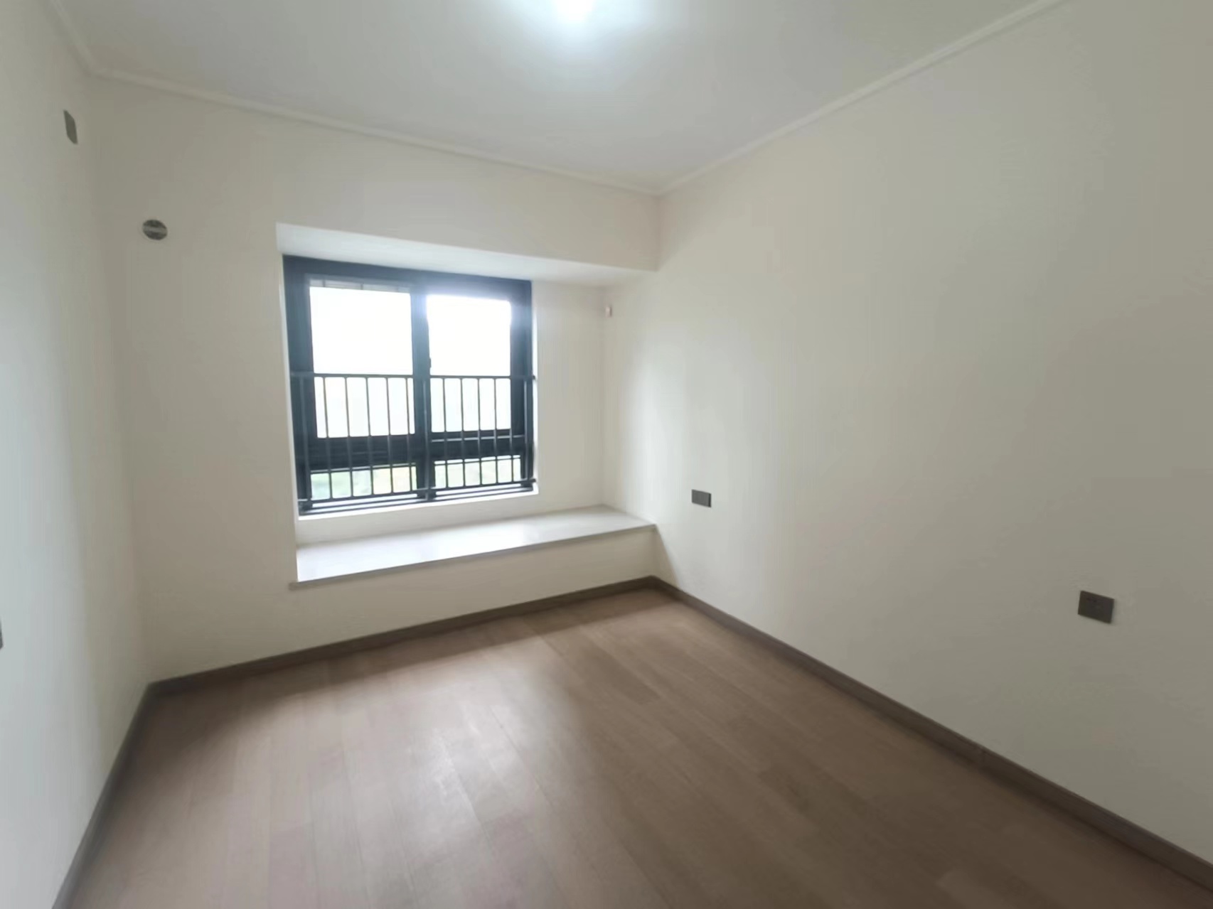 万科翡翠东第 3室2厅2卫 129m²