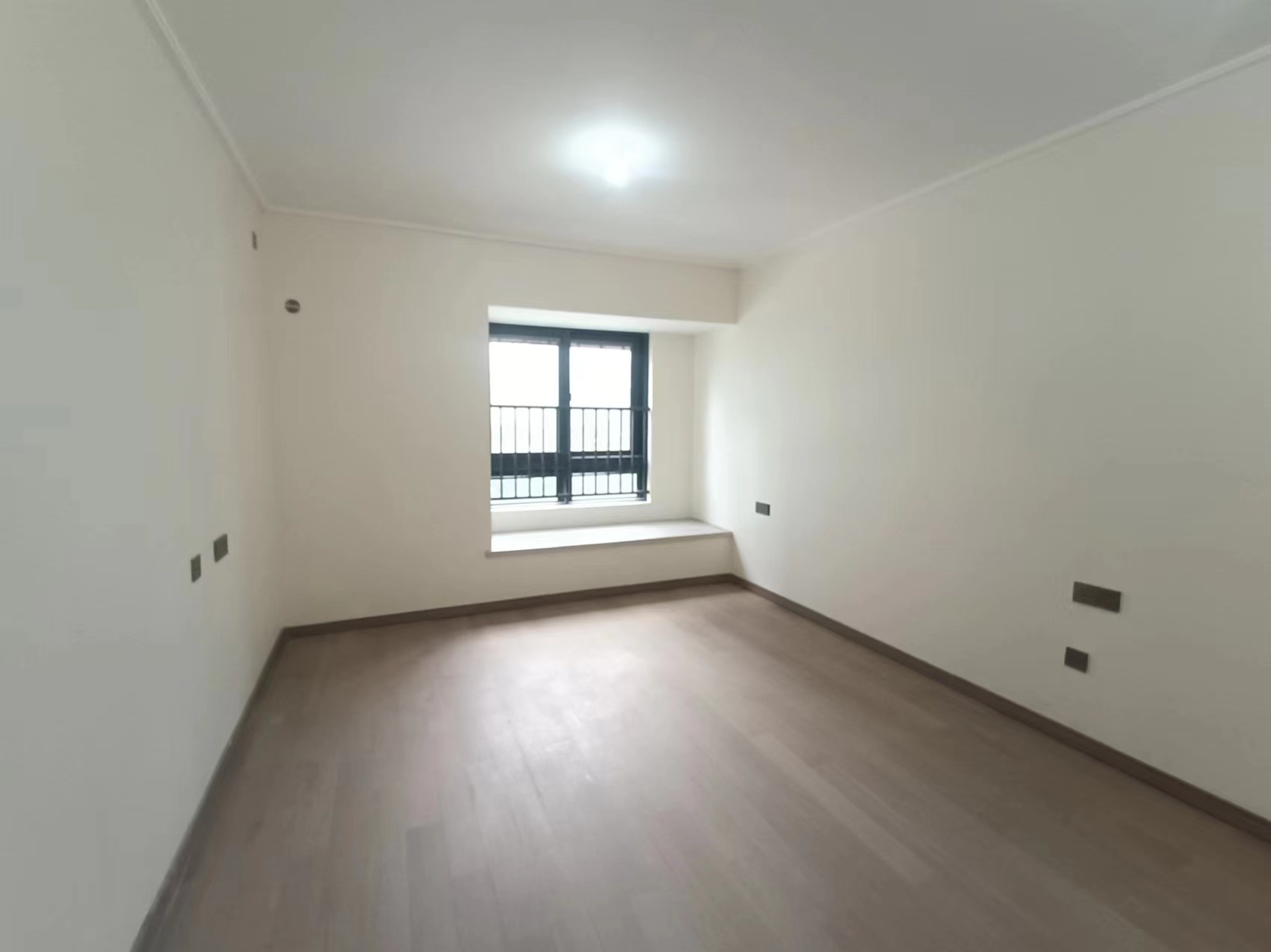 万科翡翠东第 3室2厅2卫 129m²