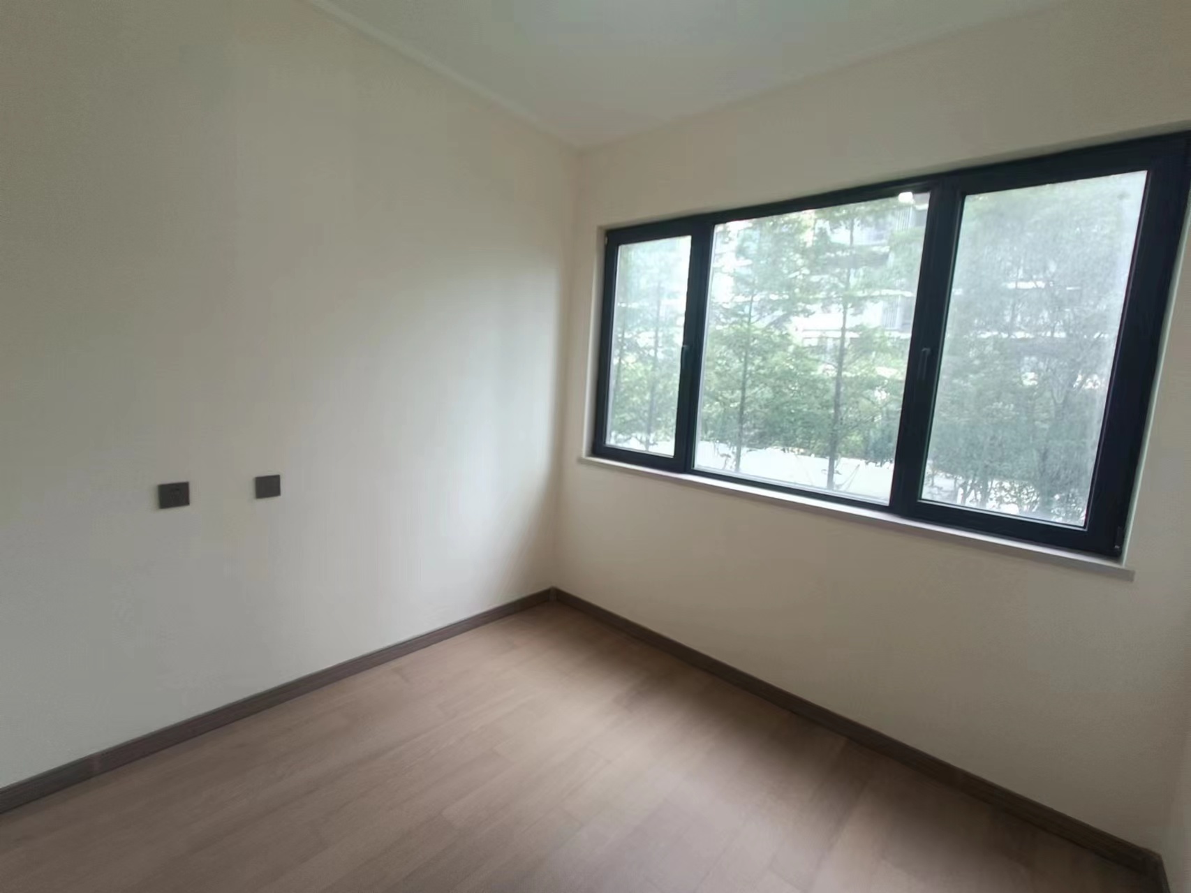 万科翡翠东第 3室2厅2卫 129m²