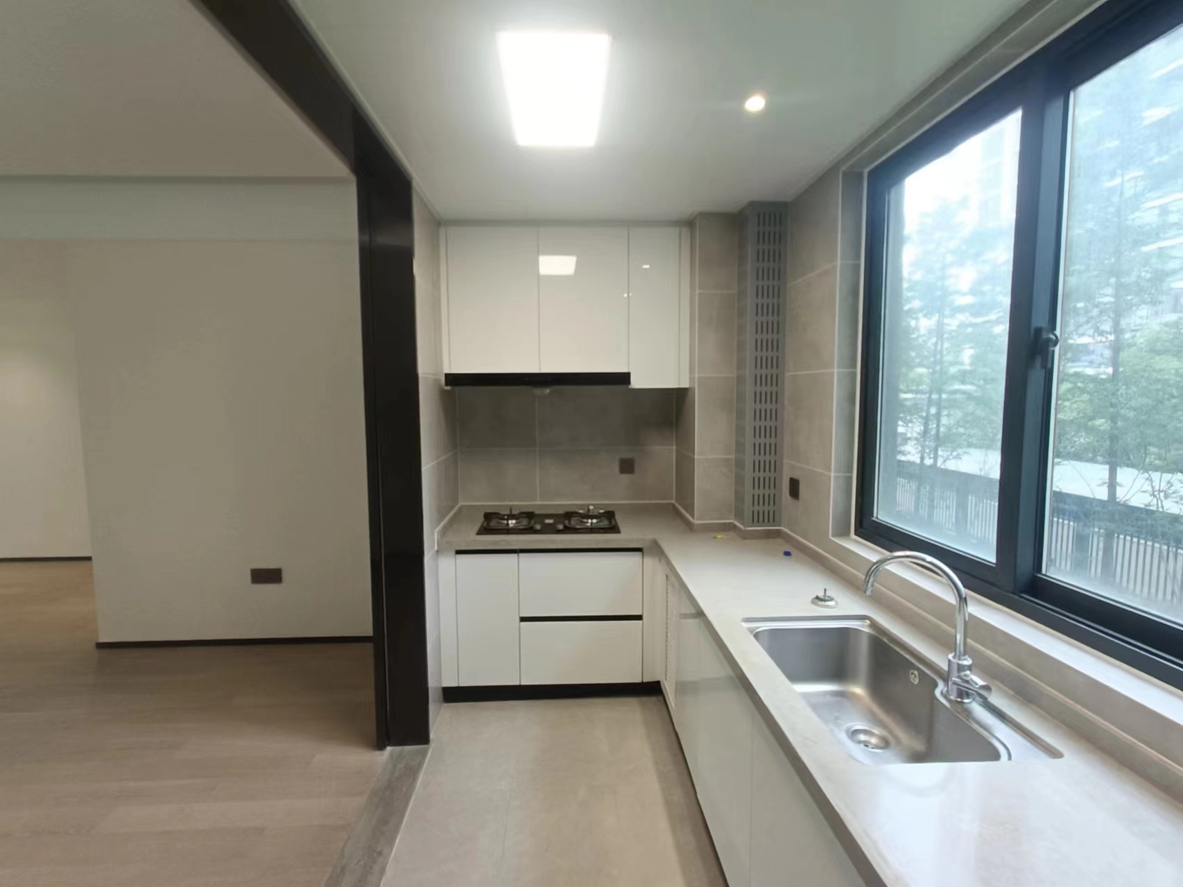 万科翡翠东第 3室2厅2卫 129m²