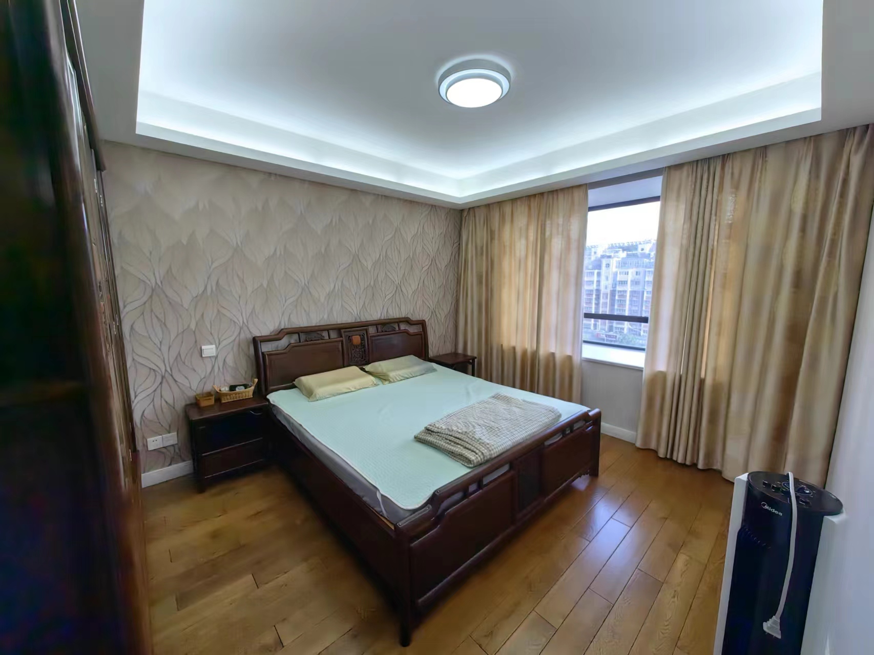 德诚&middot;翰景园 4室2厅2卫 141m&sup2;
