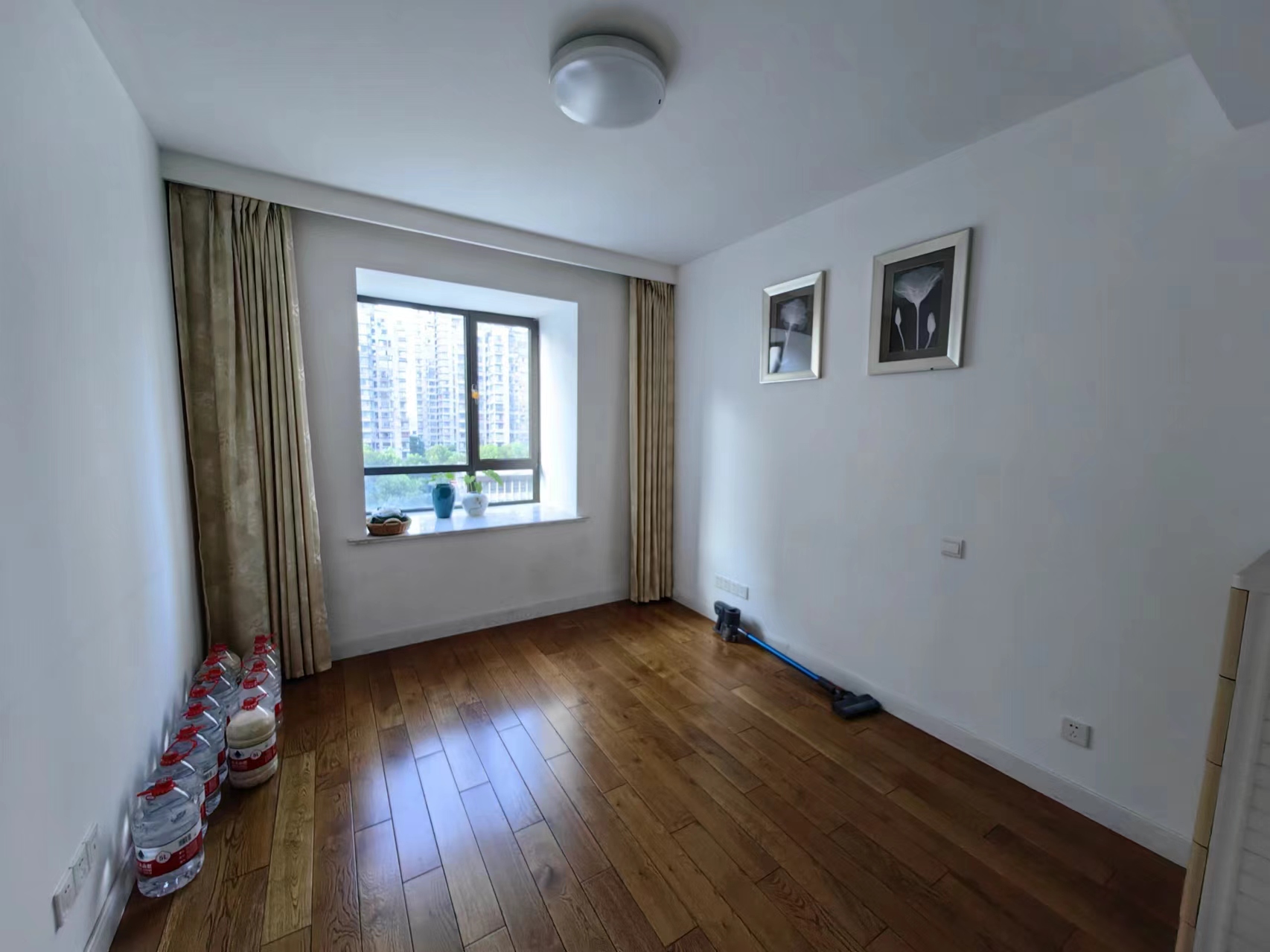 德诚&middot;翰景园 4室2厅2卫 141m&sup2;