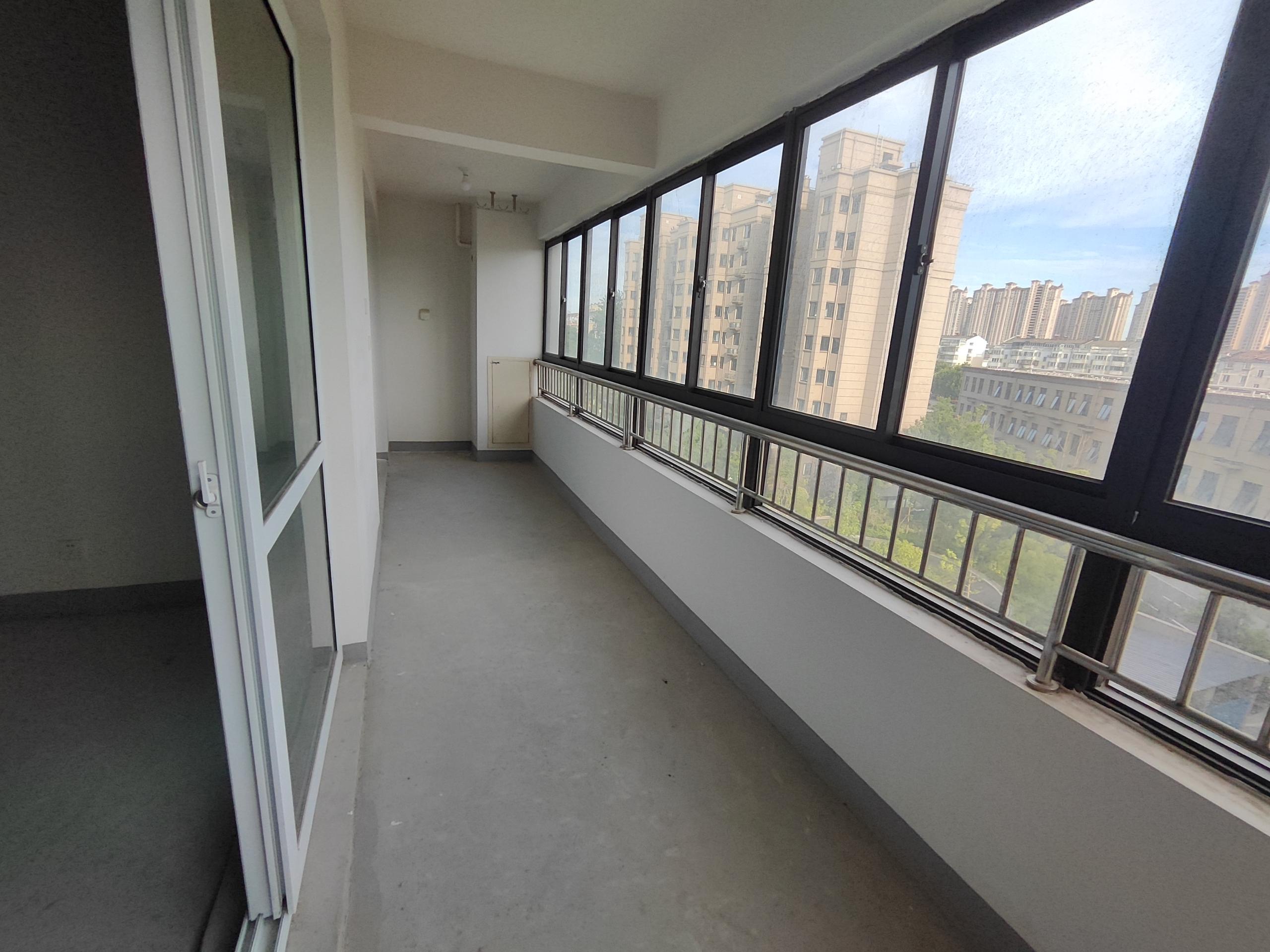天一裕景苑 3室2厅2卫 145.31m&sup2;