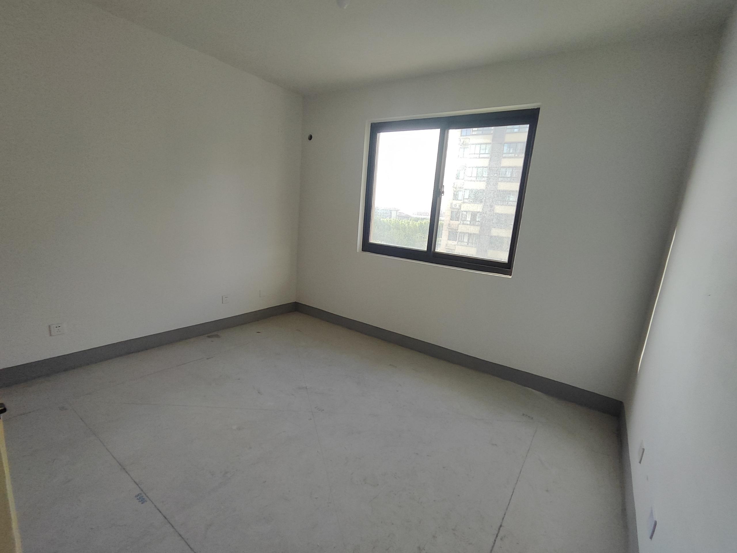 天一裕景苑 3室2厅2卫 145.31m&sup2;