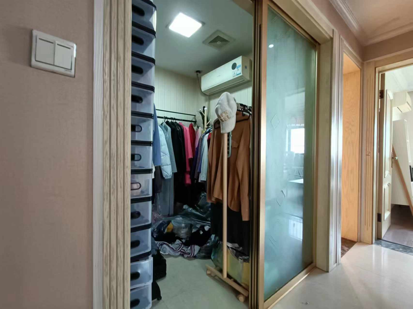 高迪晶城 3室2厅2卫 160m&sup2;