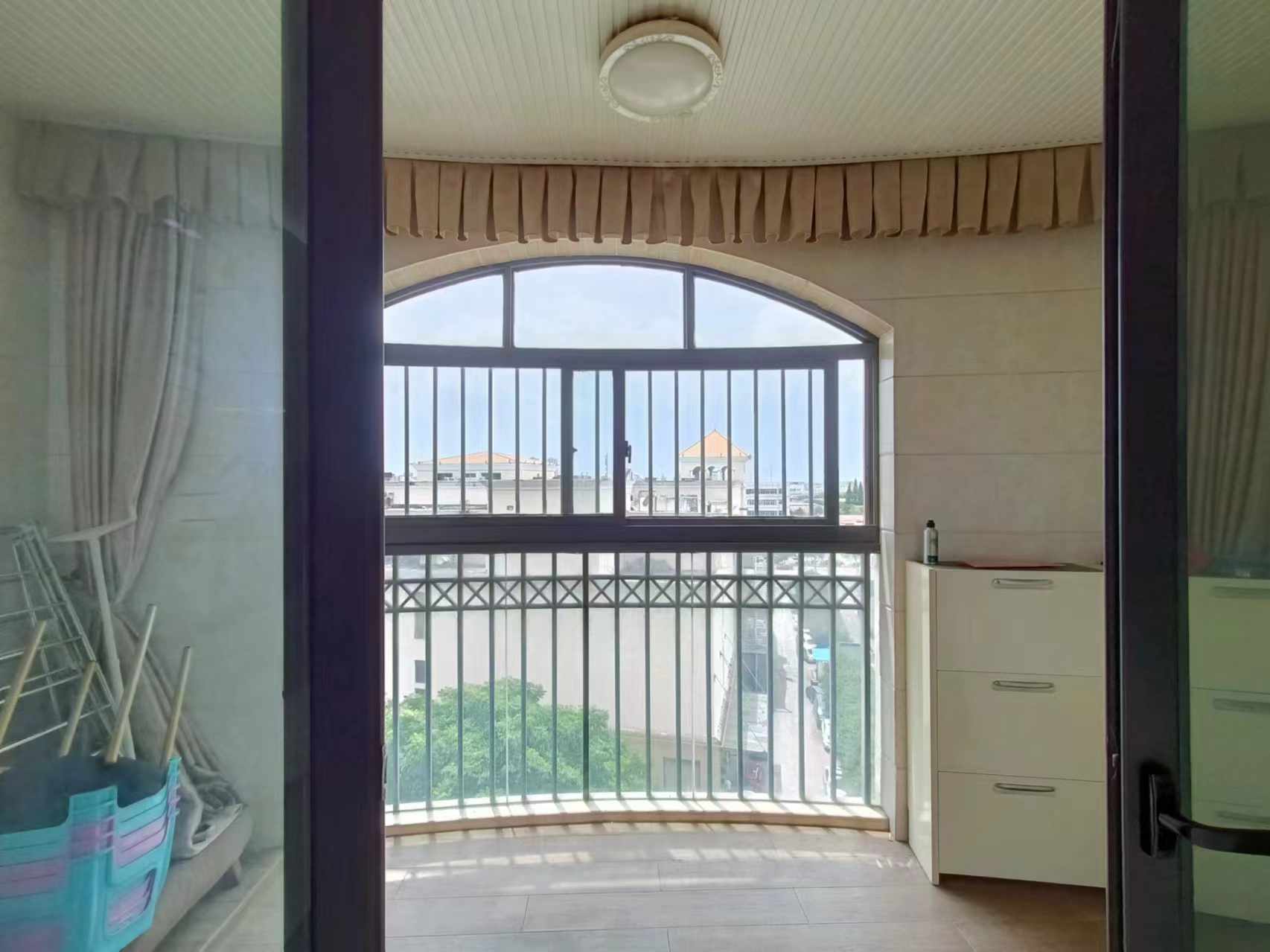 高迪晶城 3室2厅2卫 160m&sup2;