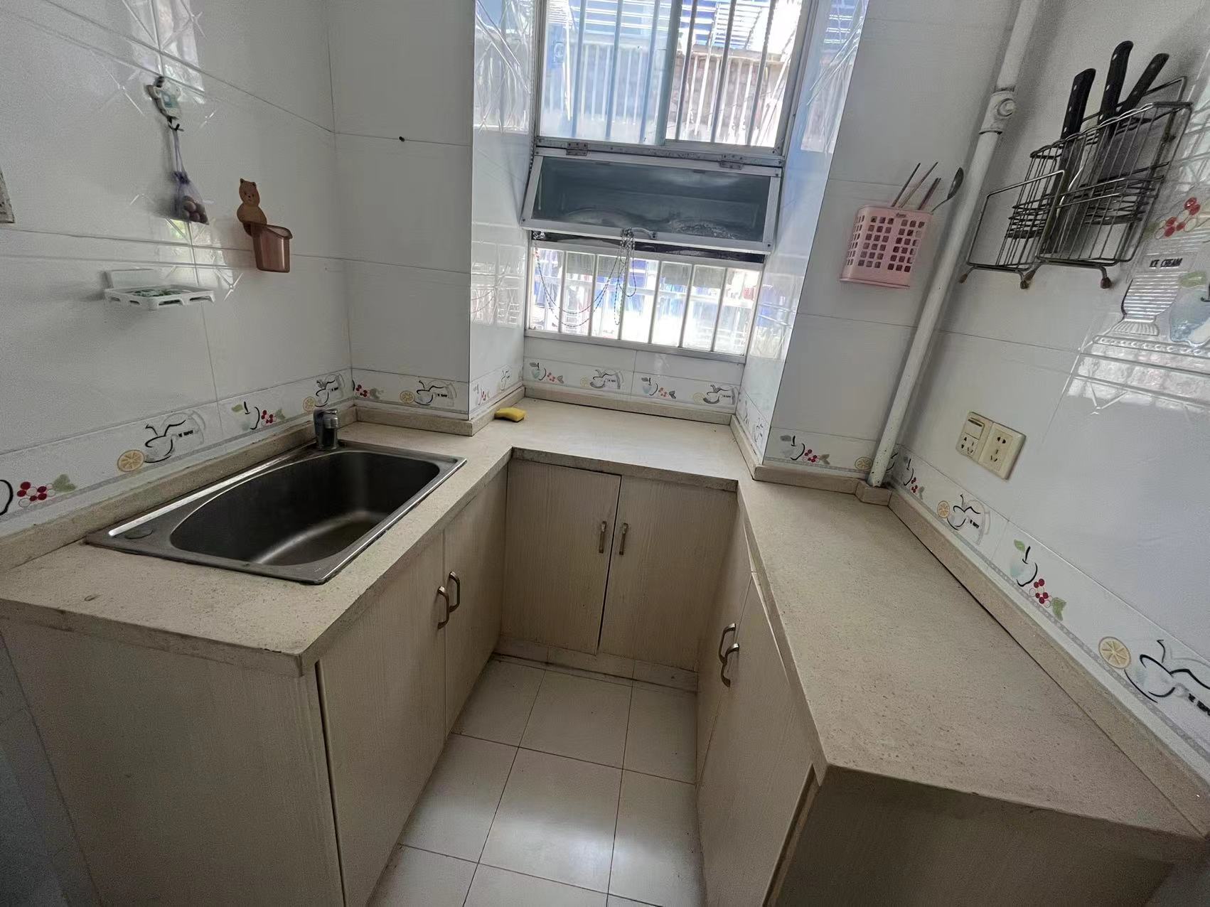 跃龙路76号 1室0厅1卫 25.05m&sup2;