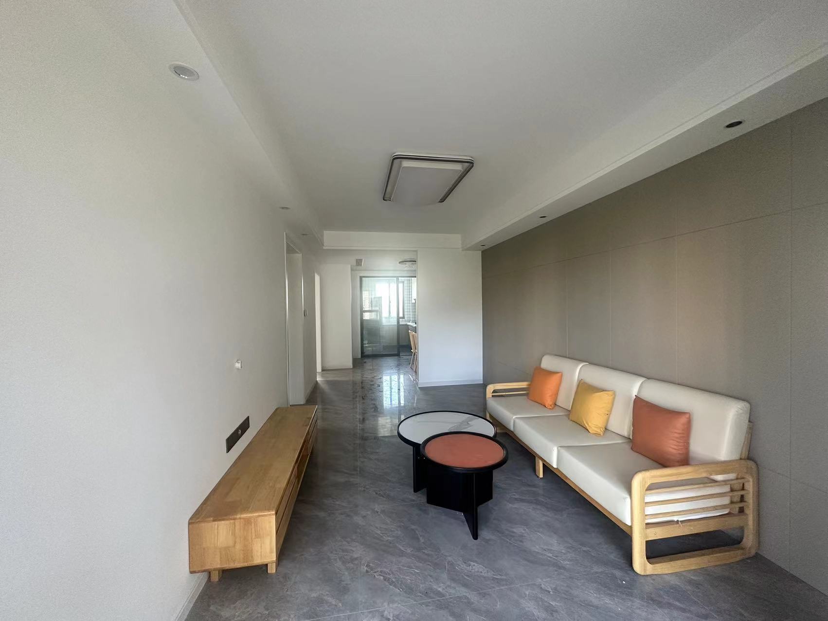 招商新城雍景湾 3室2厅1卫 90m&sup2;