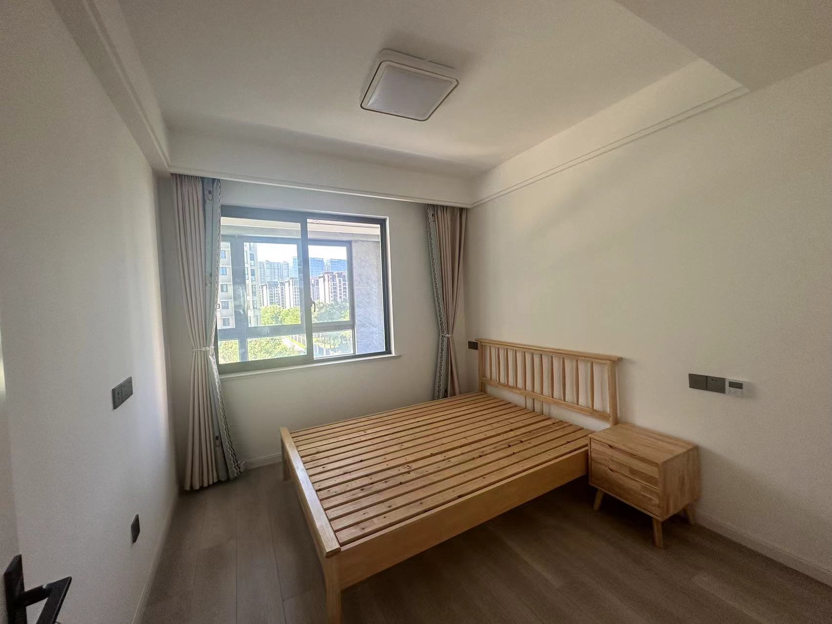 招商新城雍景湾 3室2厅1卫 90m&sup2;