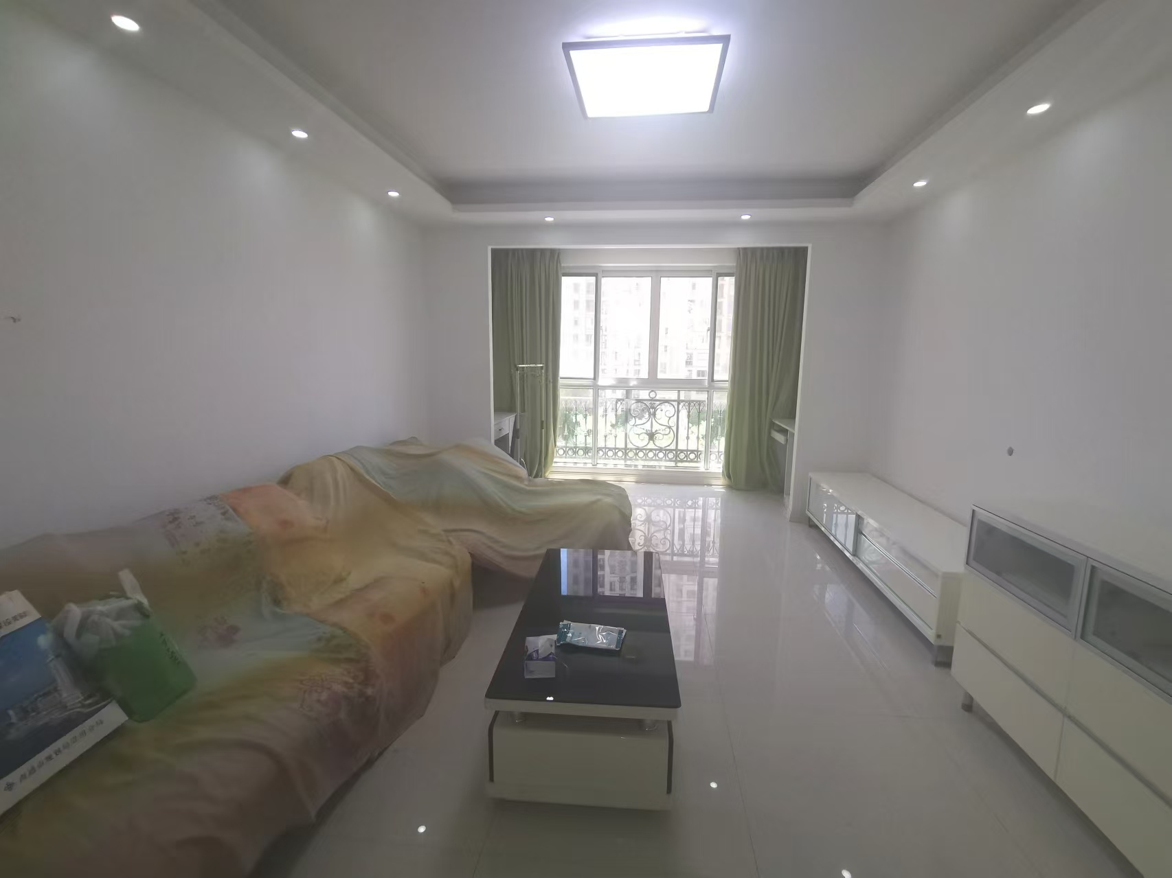 中南世纪花城二期 3室2厅2卫 128m&sup2;