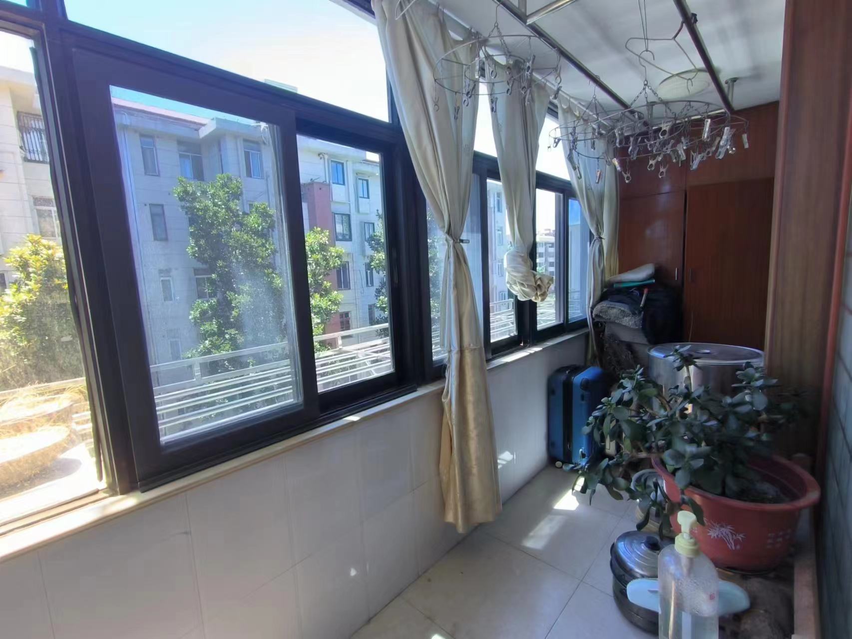 光明新村 3室1厅1卫 81.50m&sup2;