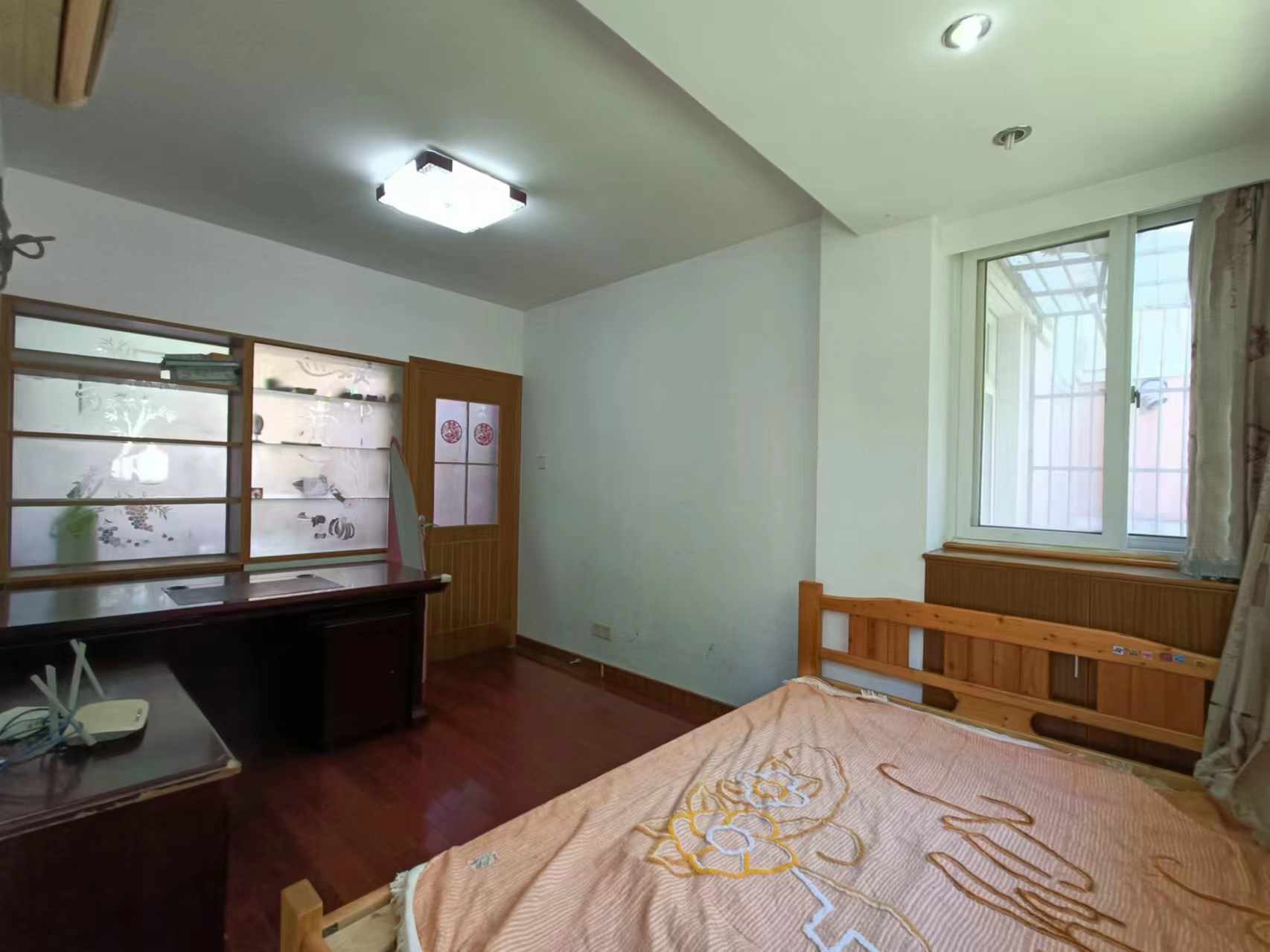 越江新村 3室2厅1卫 120m&sup2;