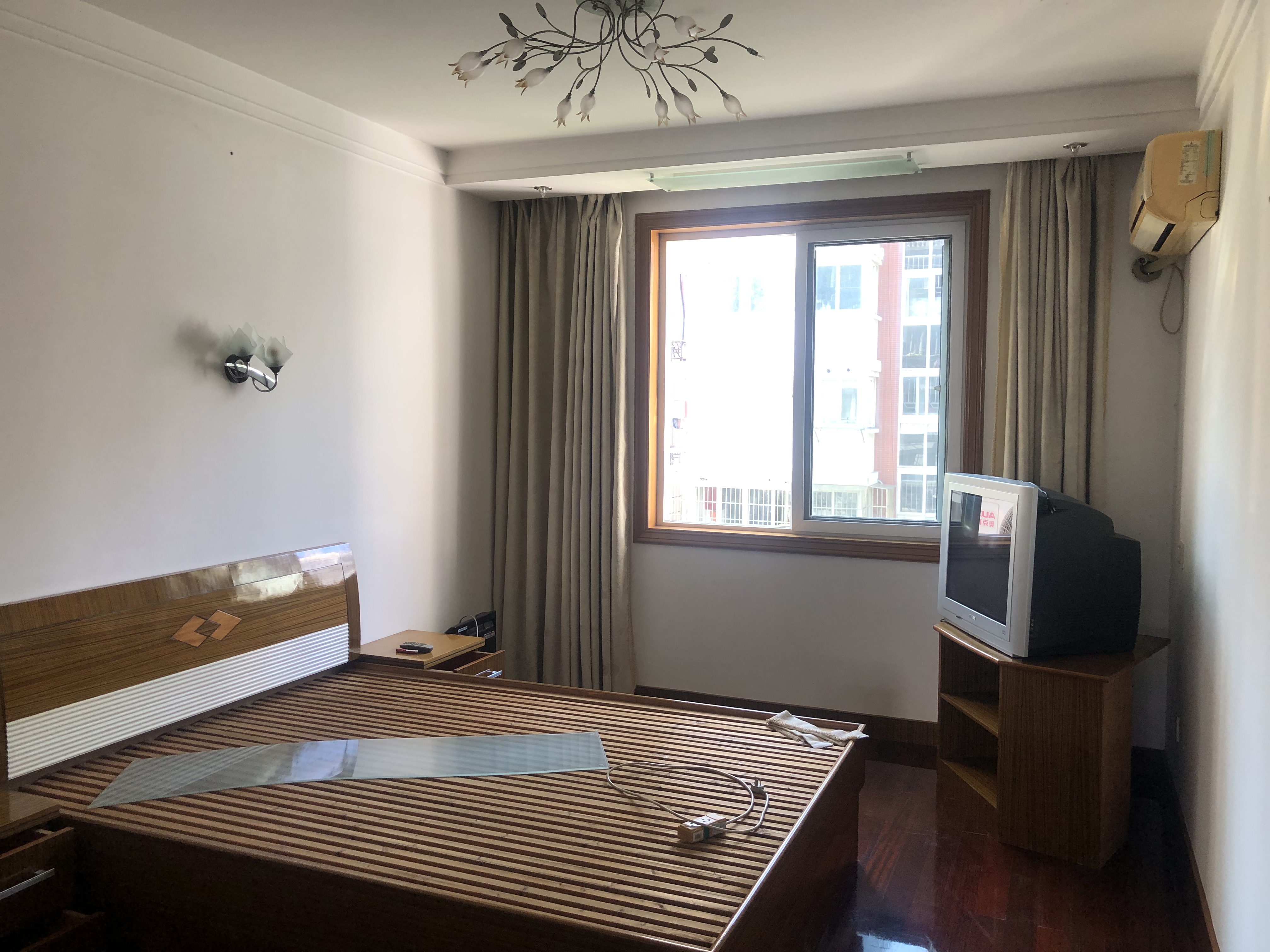 文峰花苑 3室2厅1卫 119m&sup2;