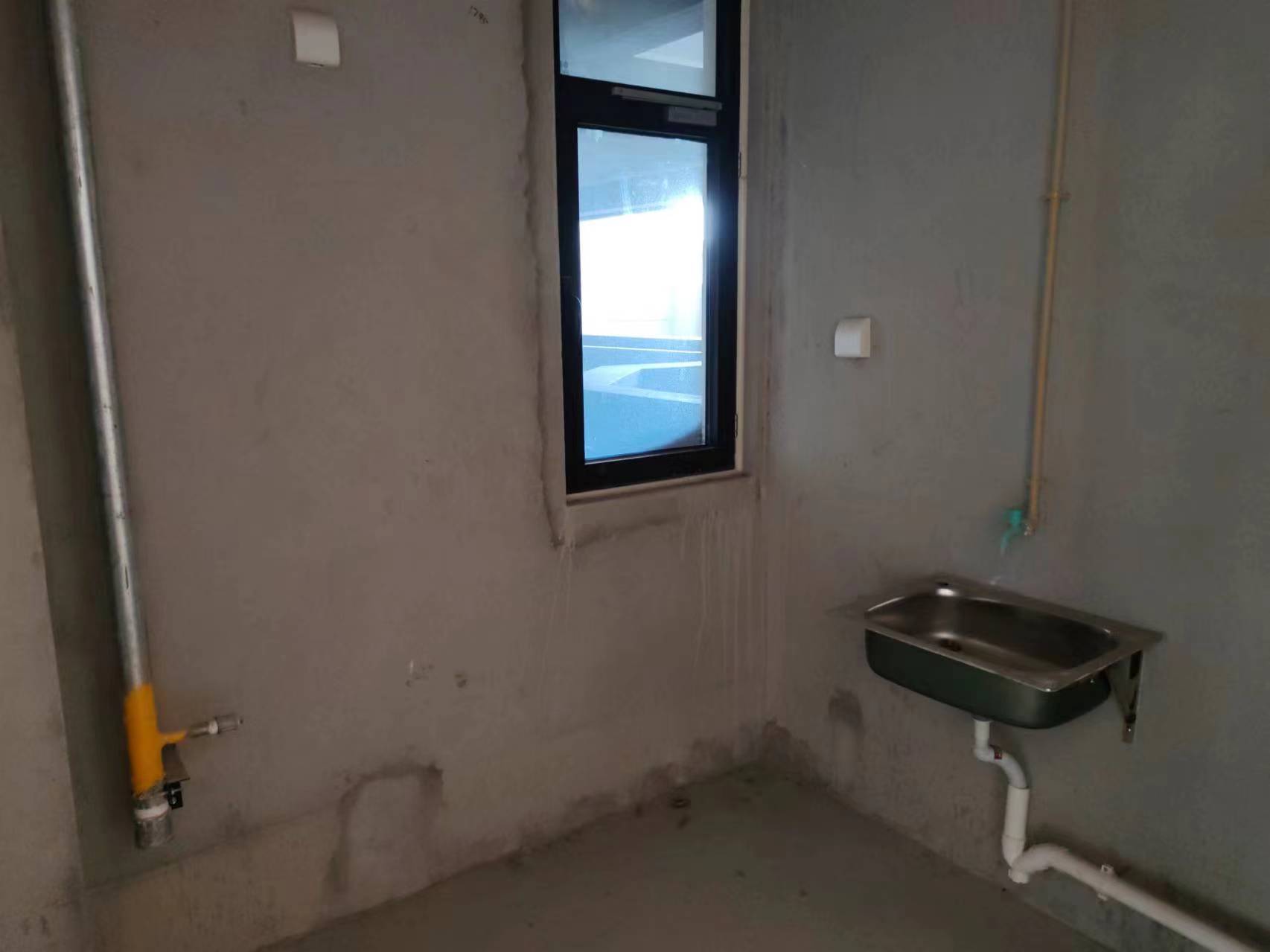绿地新里城 3室2厅1卫 91m&sup2;