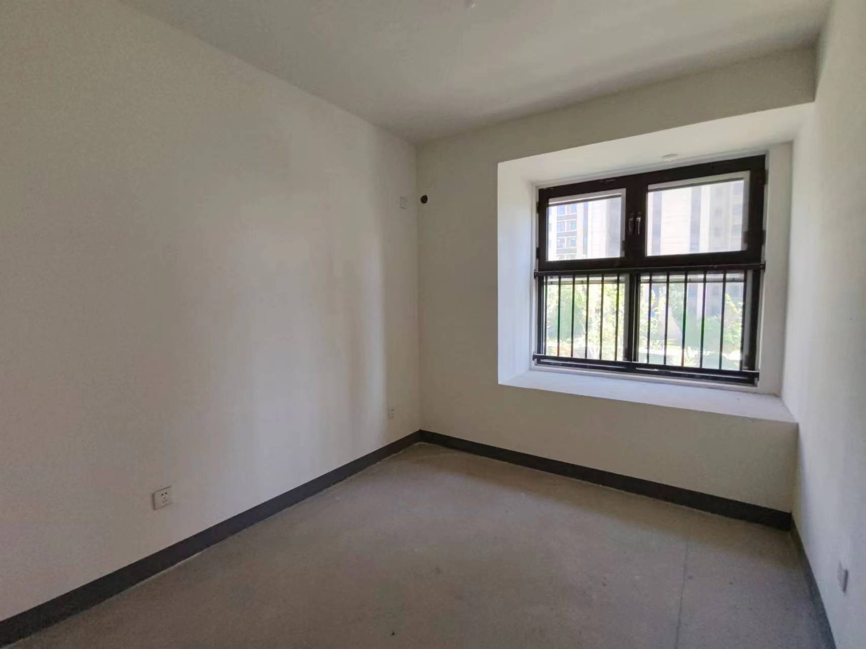绿地新里城 3室2厅1卫 91m&sup2;