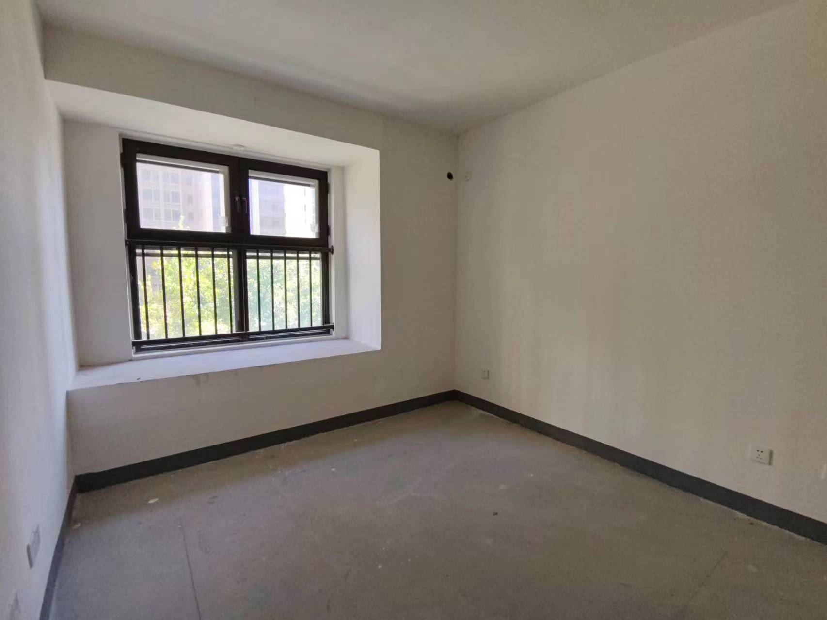 绿地新里城 3室2厅1卫 91m&sup2;