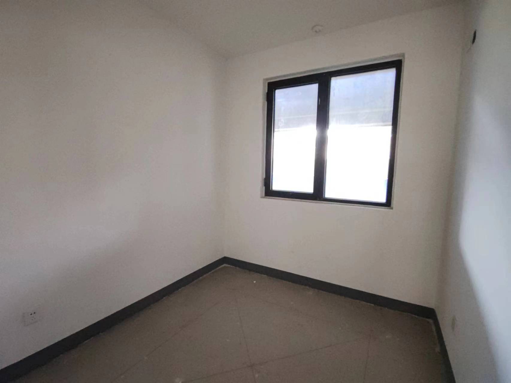 绿地新里城 3室2厅1卫 91m&sup2;