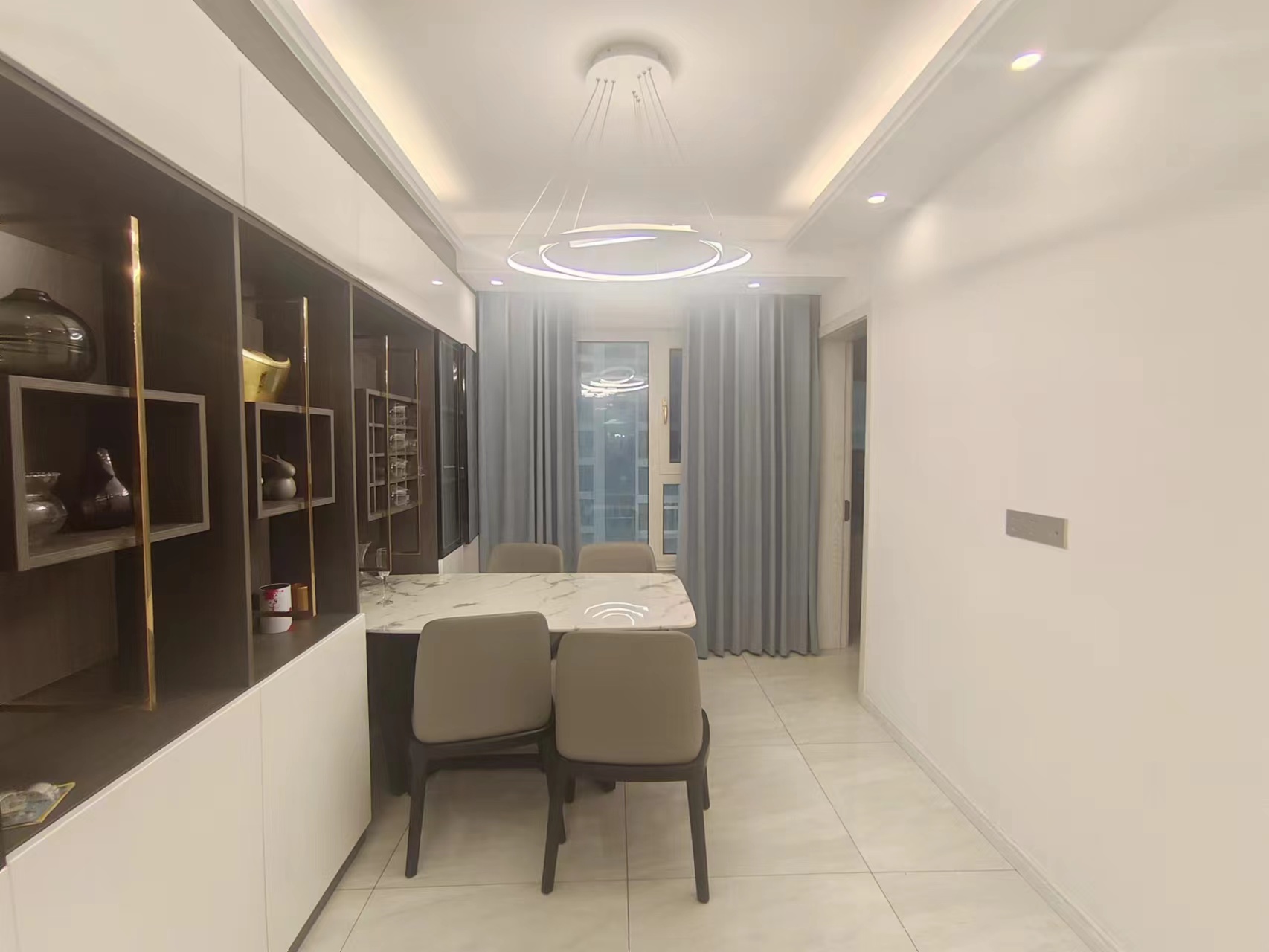 万达华府 3室2厅2卫 144.00m²