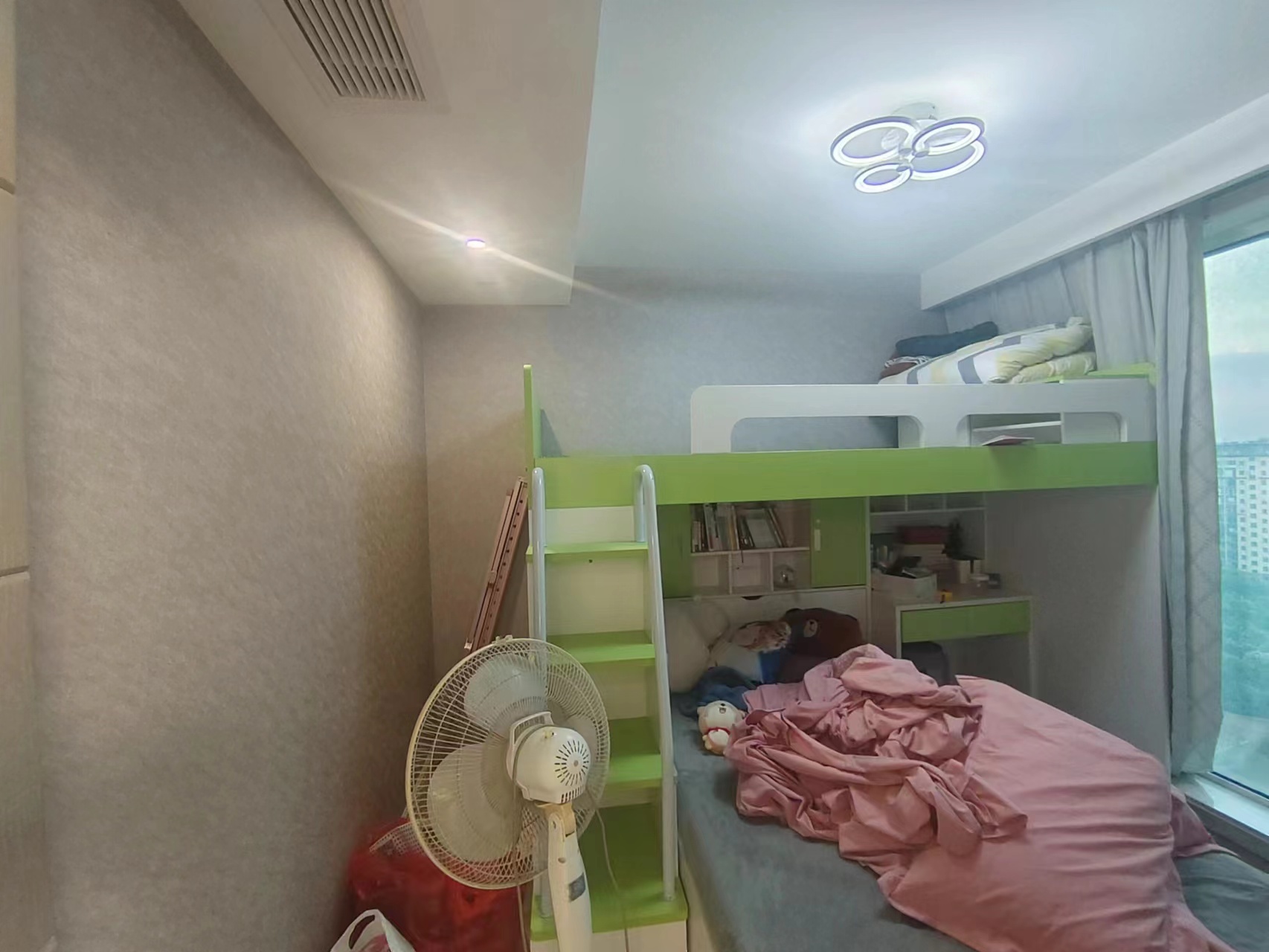 万达华府 3室2厅2卫 144.00m²