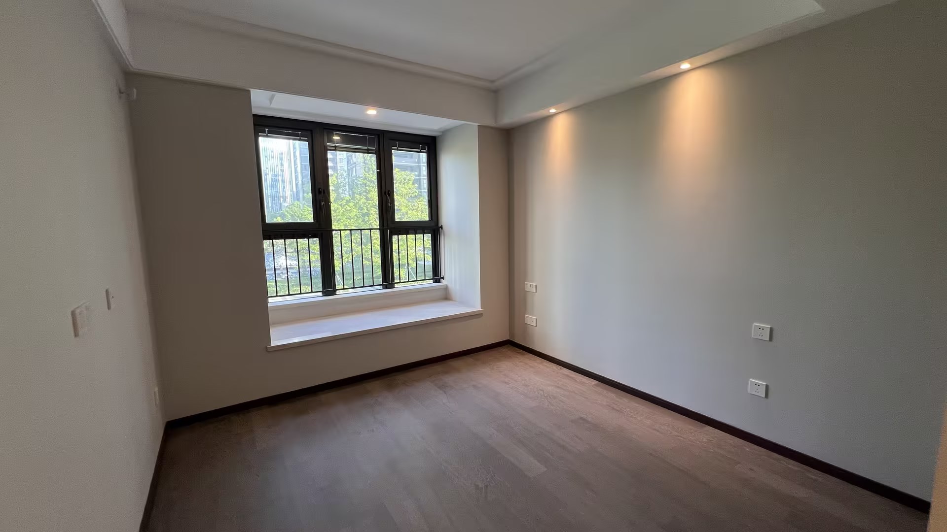 绿城&middot;晓风印月 5室2厅3卫 201.94m&sup2;