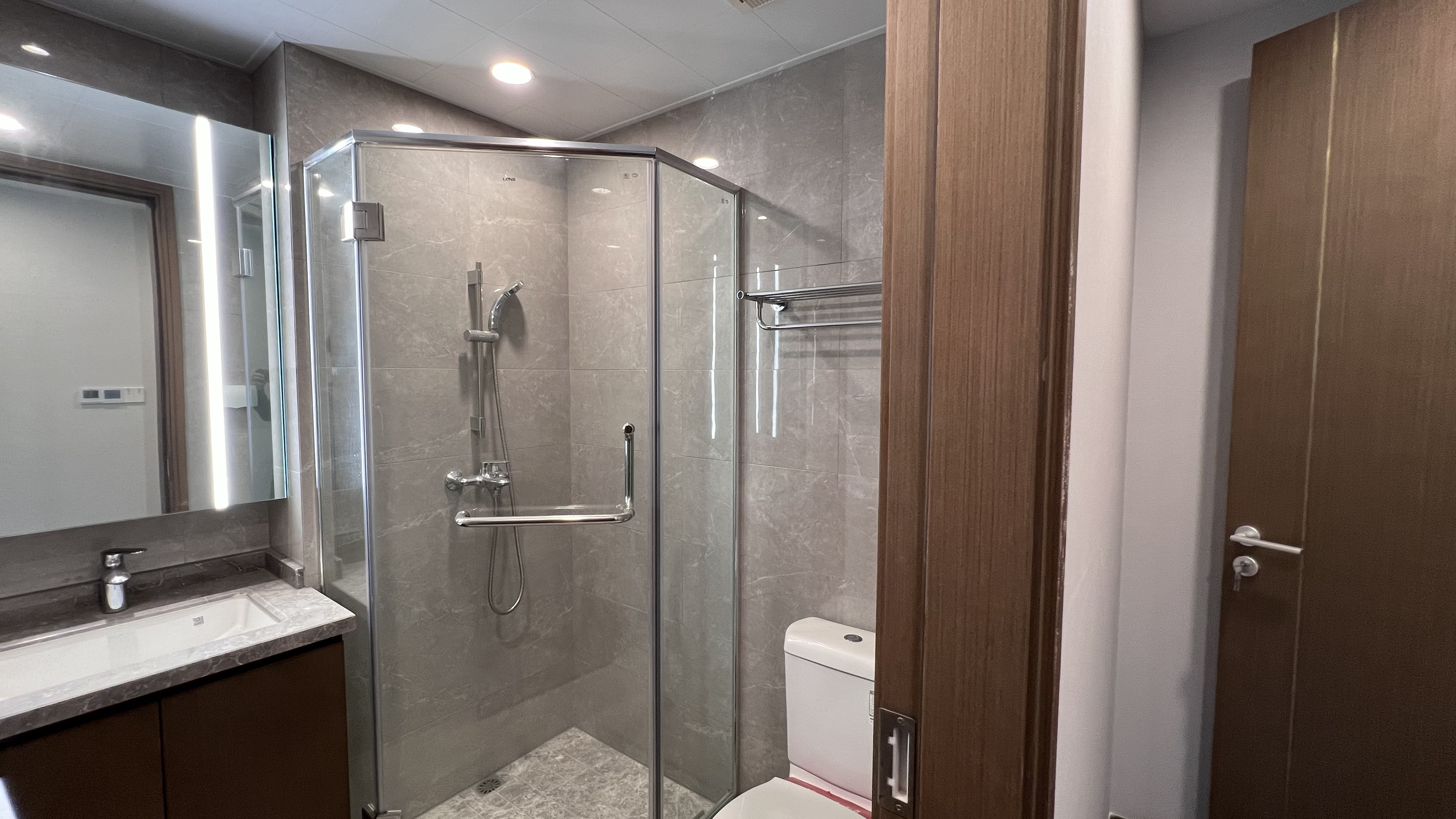 绿城&middot;晓风印月 5室2厅3卫 201.94m&sup2;