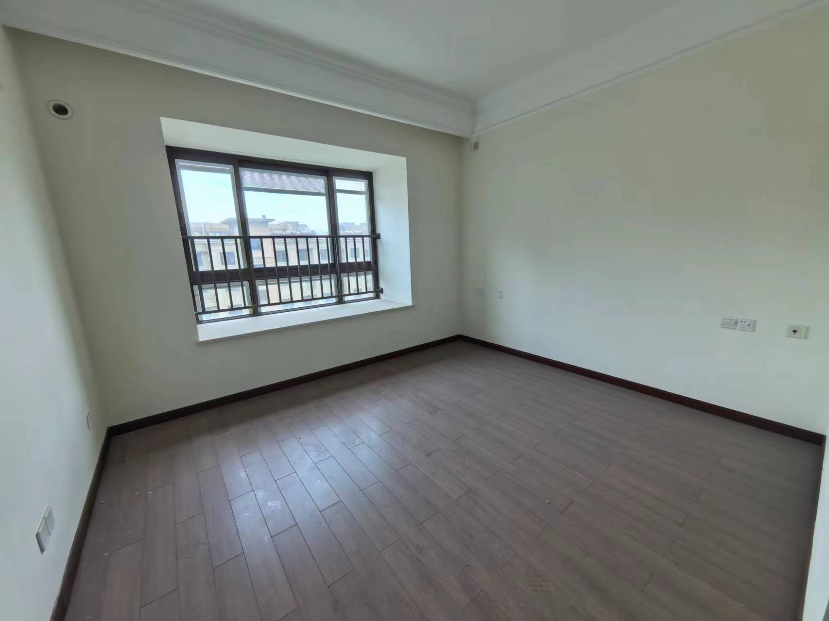 中梁望府 4室2厅2卫 163m²