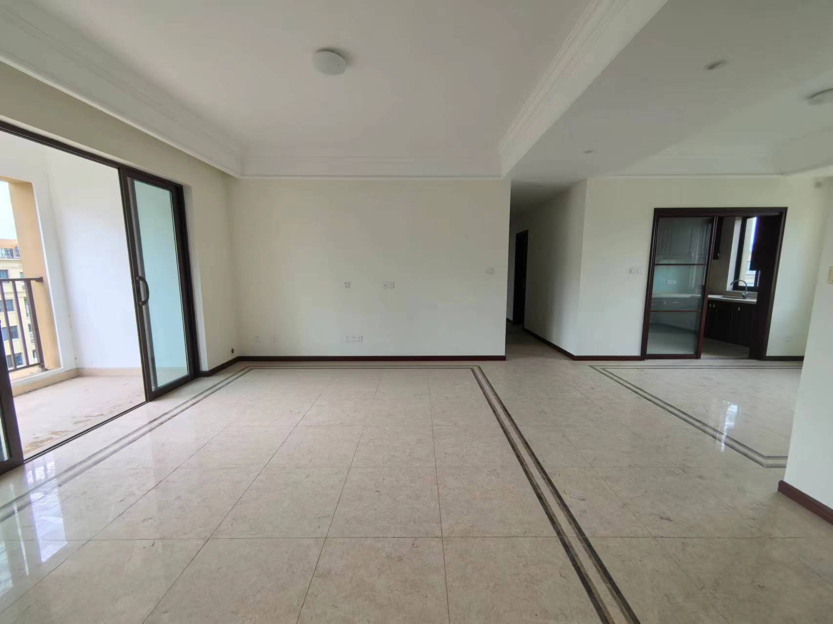 中梁望府 4室2厅2卫 163m²