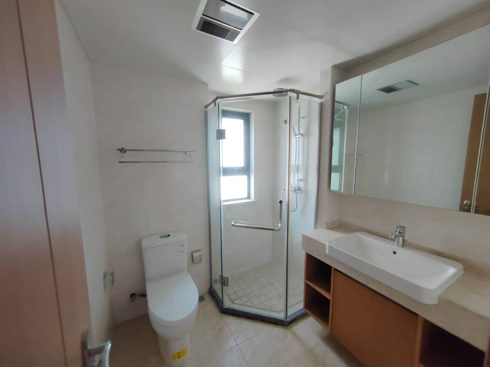 中南君悦府 4室2厅2卫 130m&sup2;