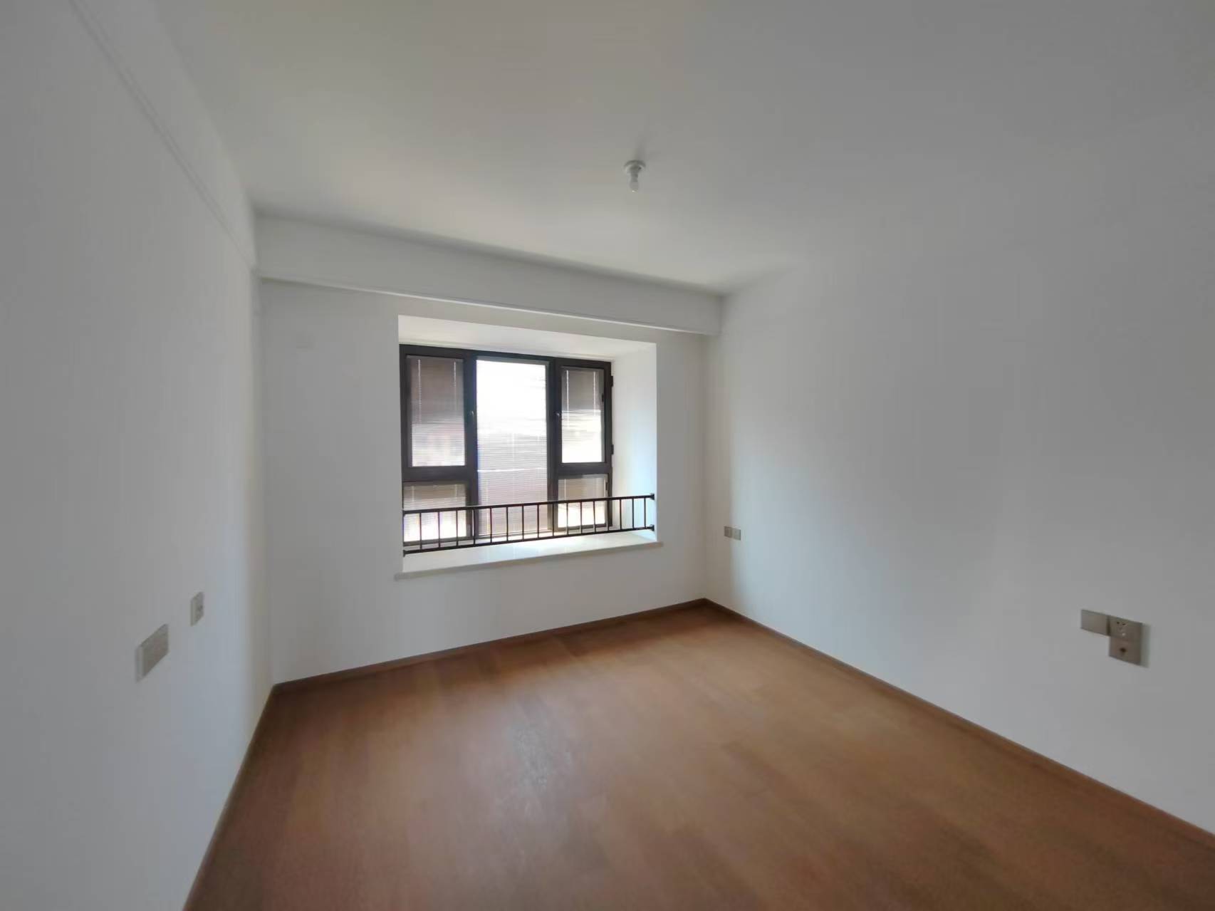 中南君悦府 4室2厅2卫 130m&sup2;